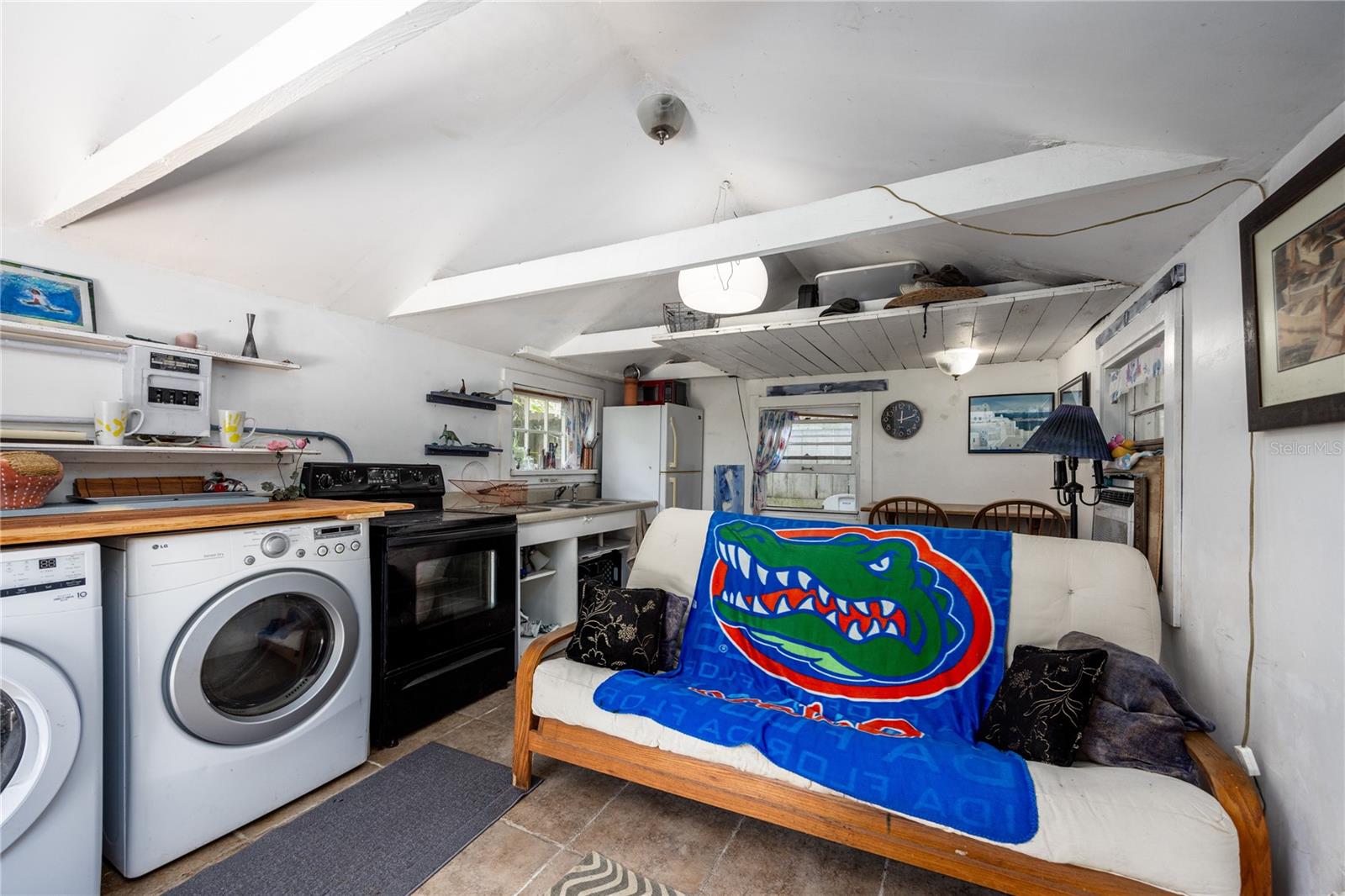611 NE 10TH PL