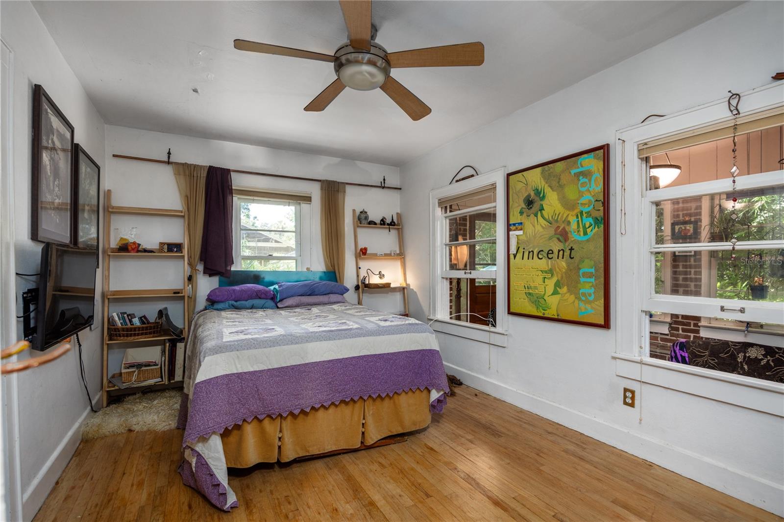 611 NE 10TH PL