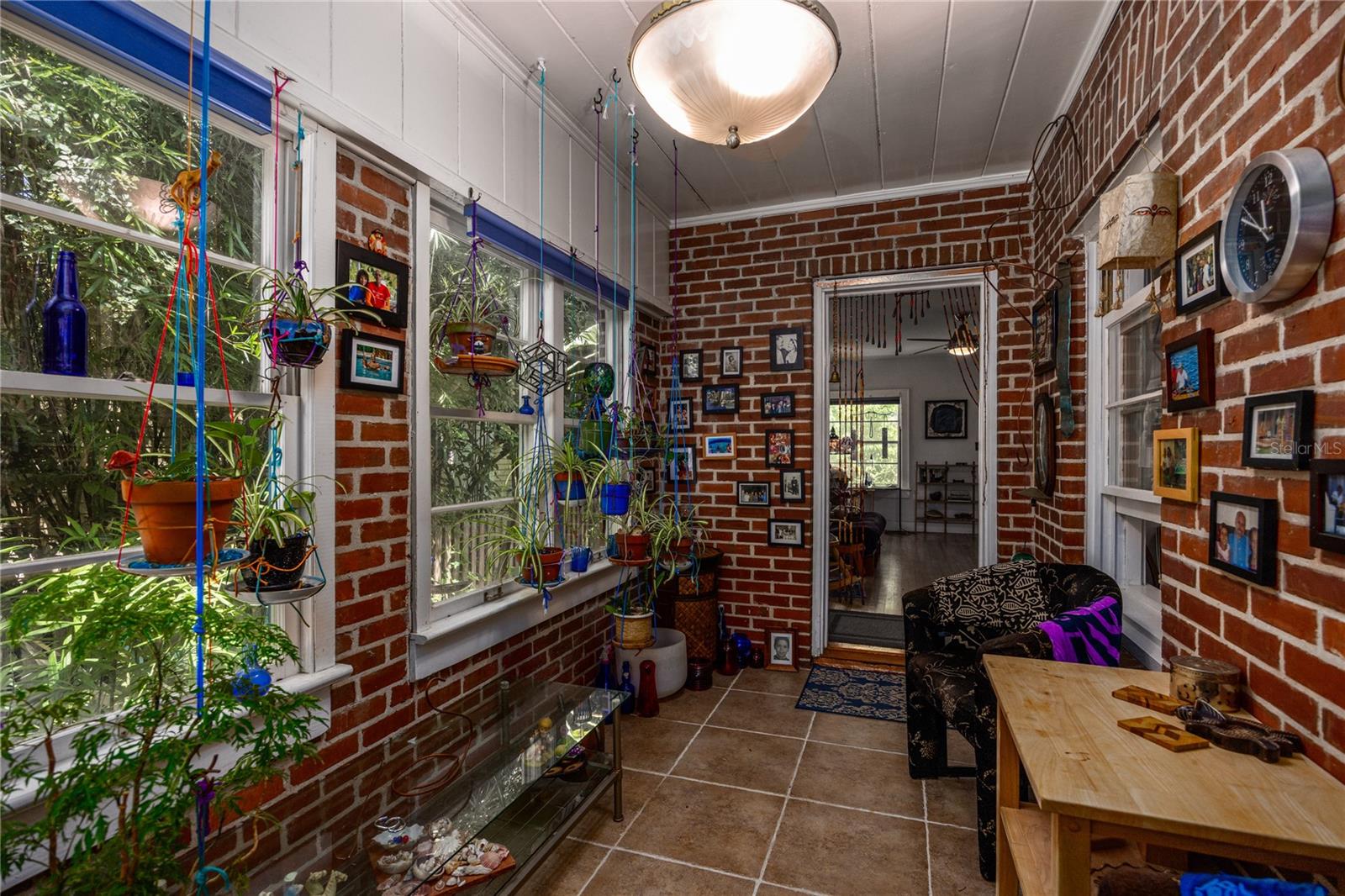 611 NE 10TH PL