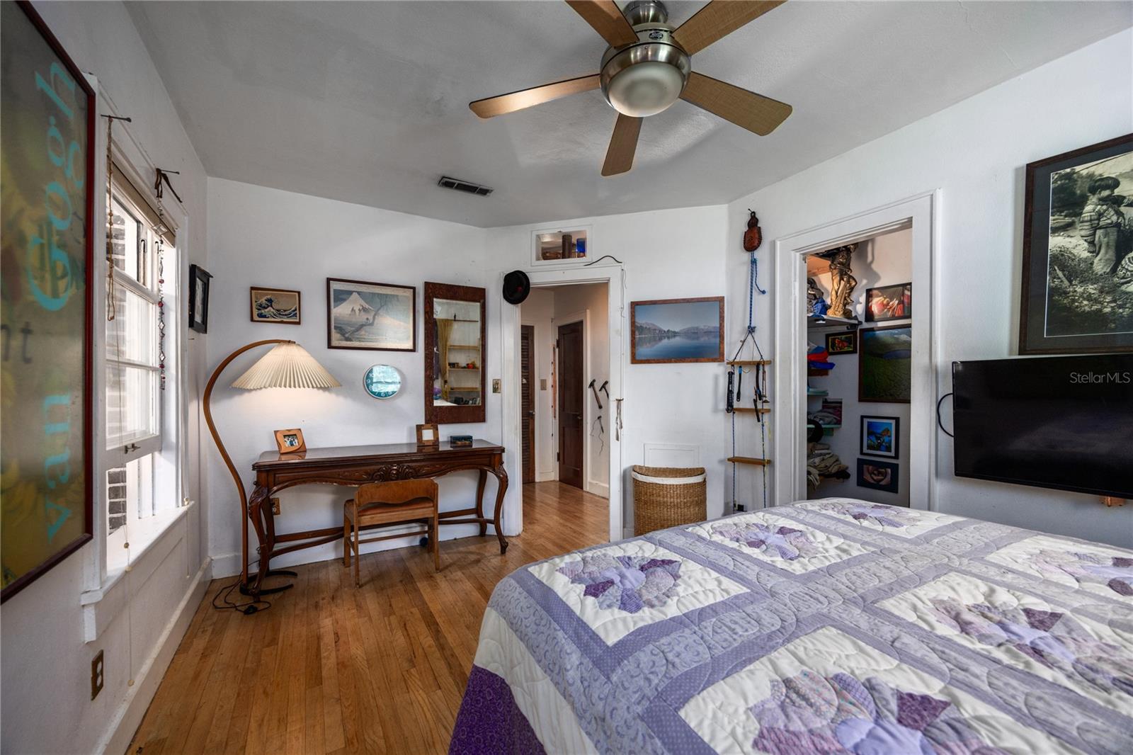 611 NE 10TH PL