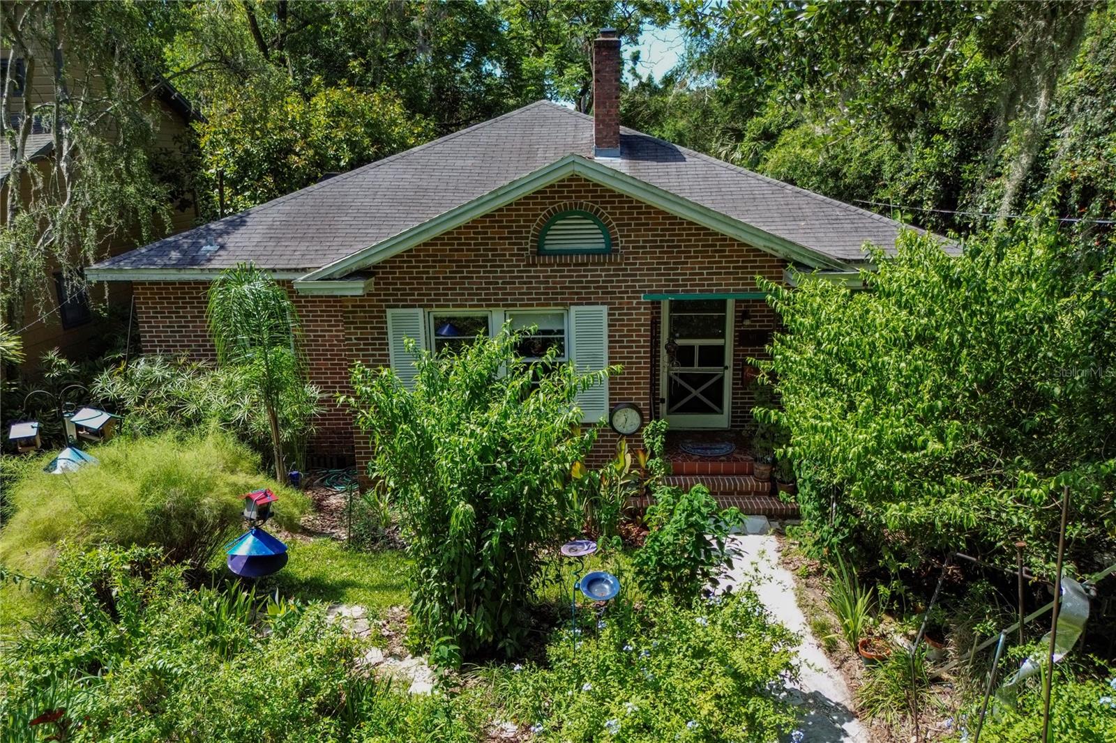 611 NE 10TH PL