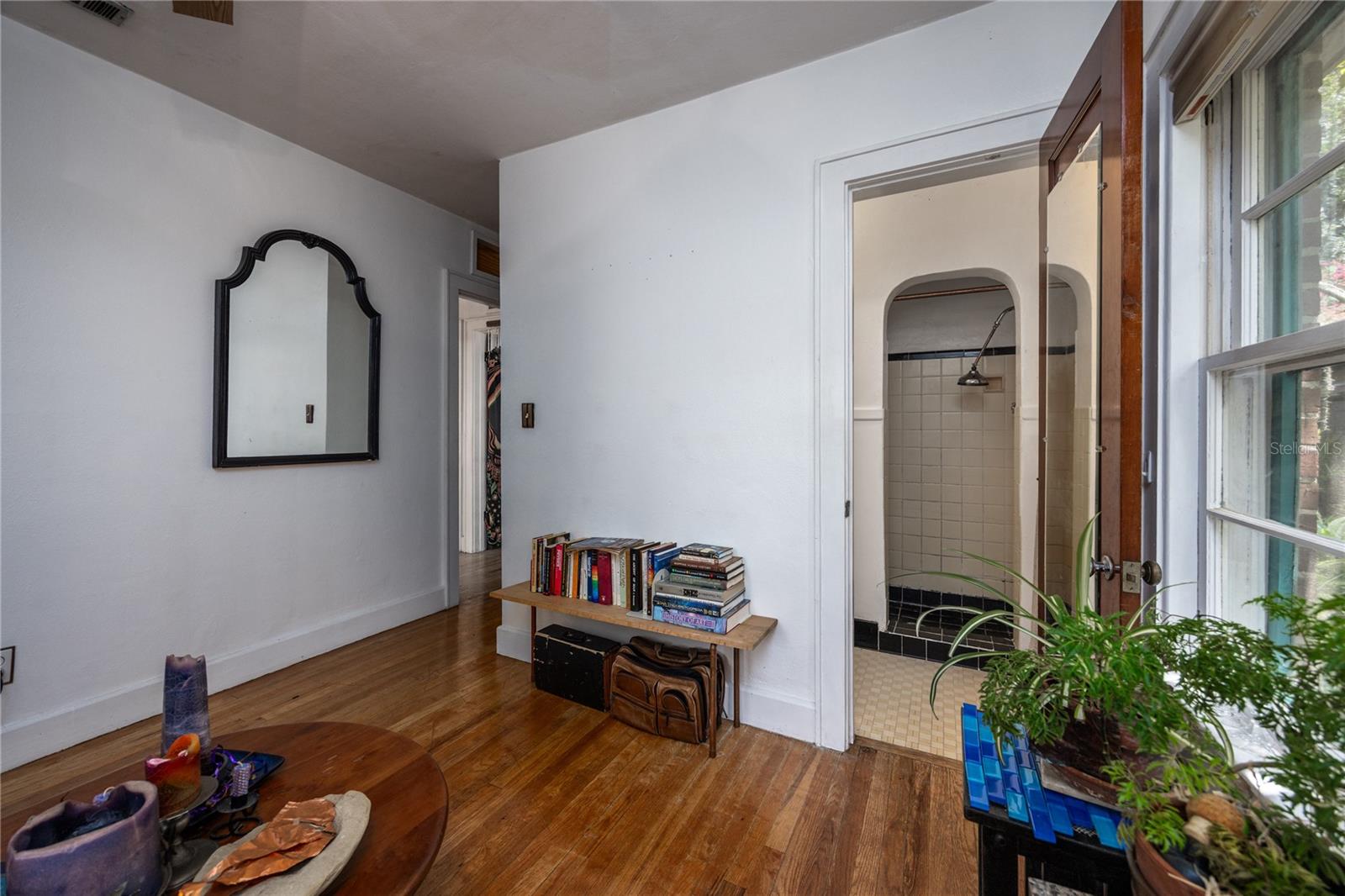 611 NE 10TH PL