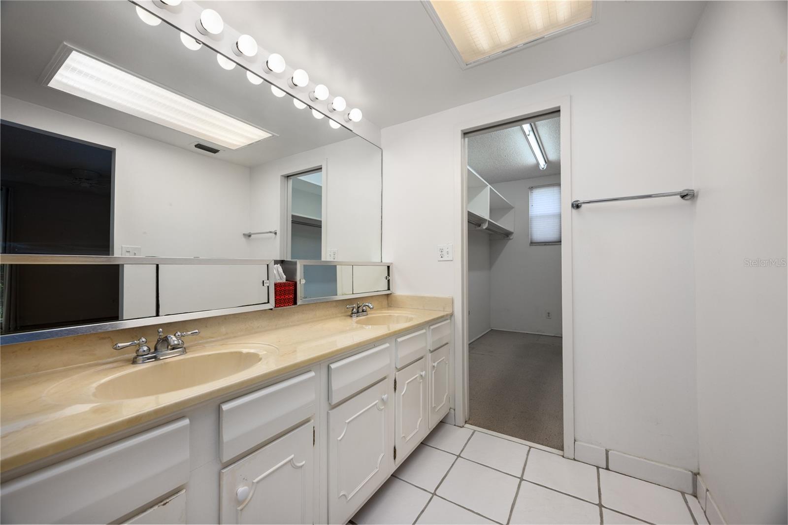 1719 NW 23RD AVE #3F