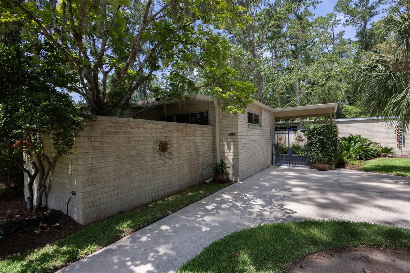 2010 NW 32ND TER