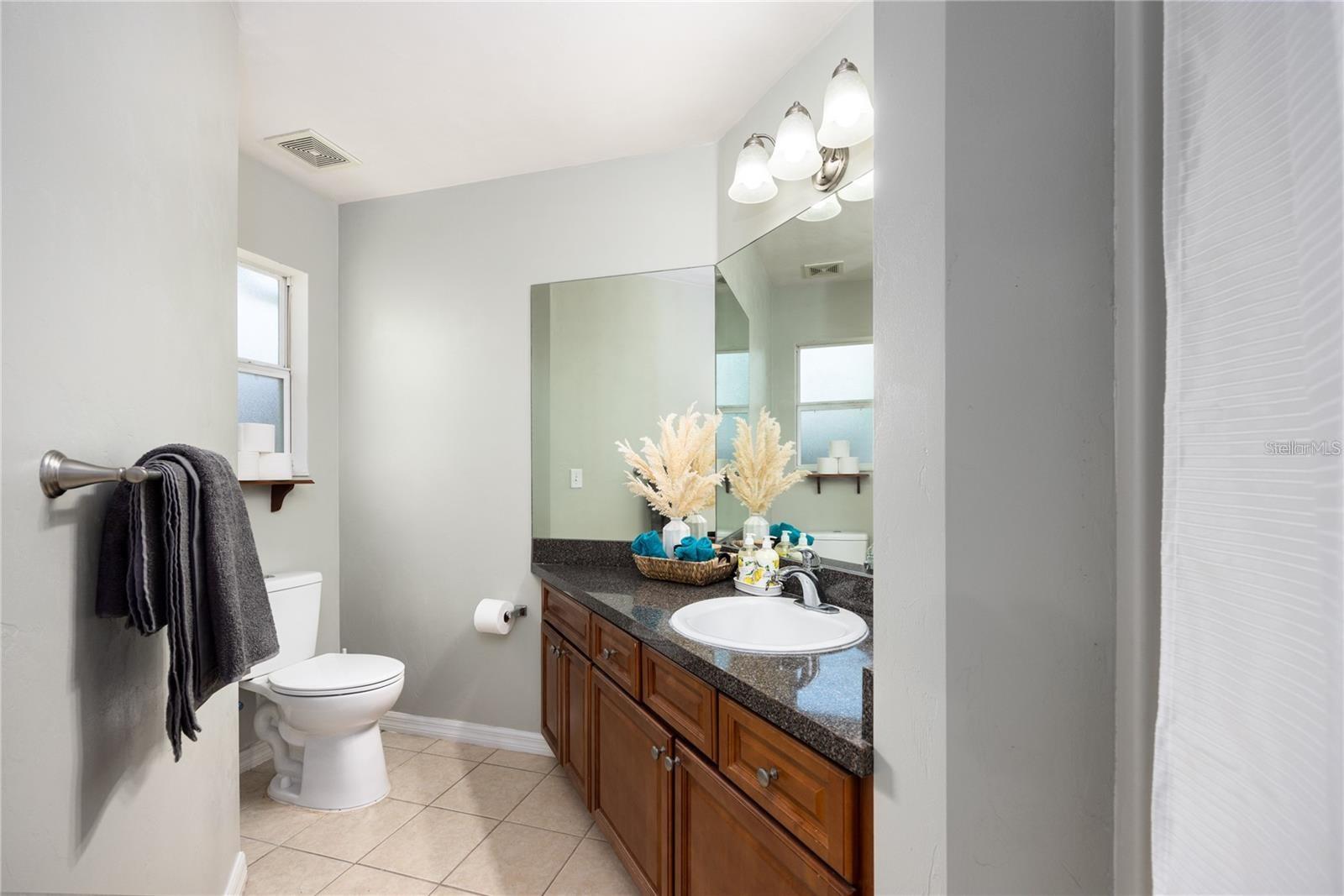 1608 NE 45TH PL