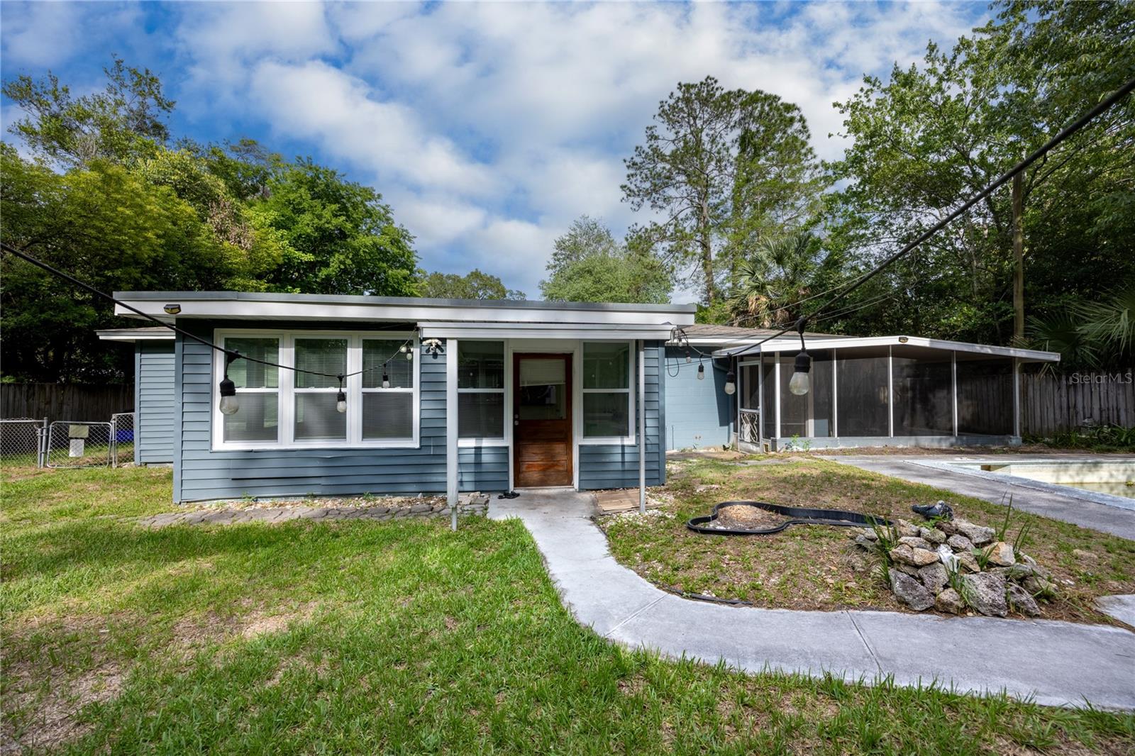 1318 NE 14TH ST