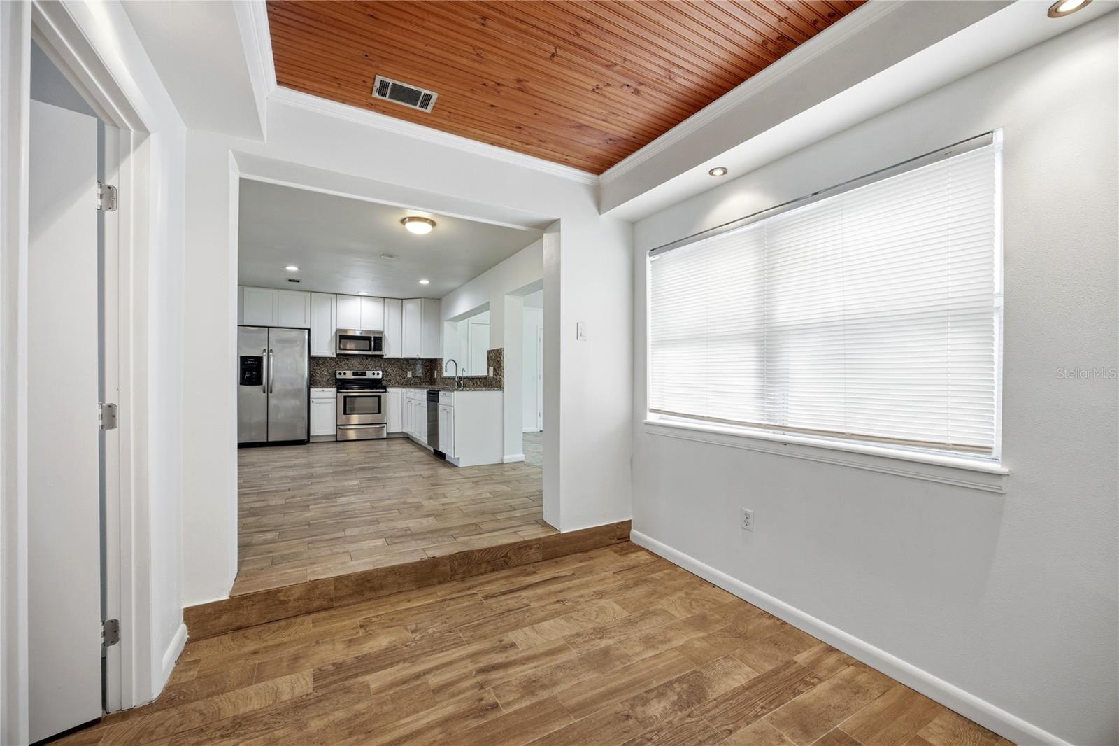 1318 NE 14TH ST
