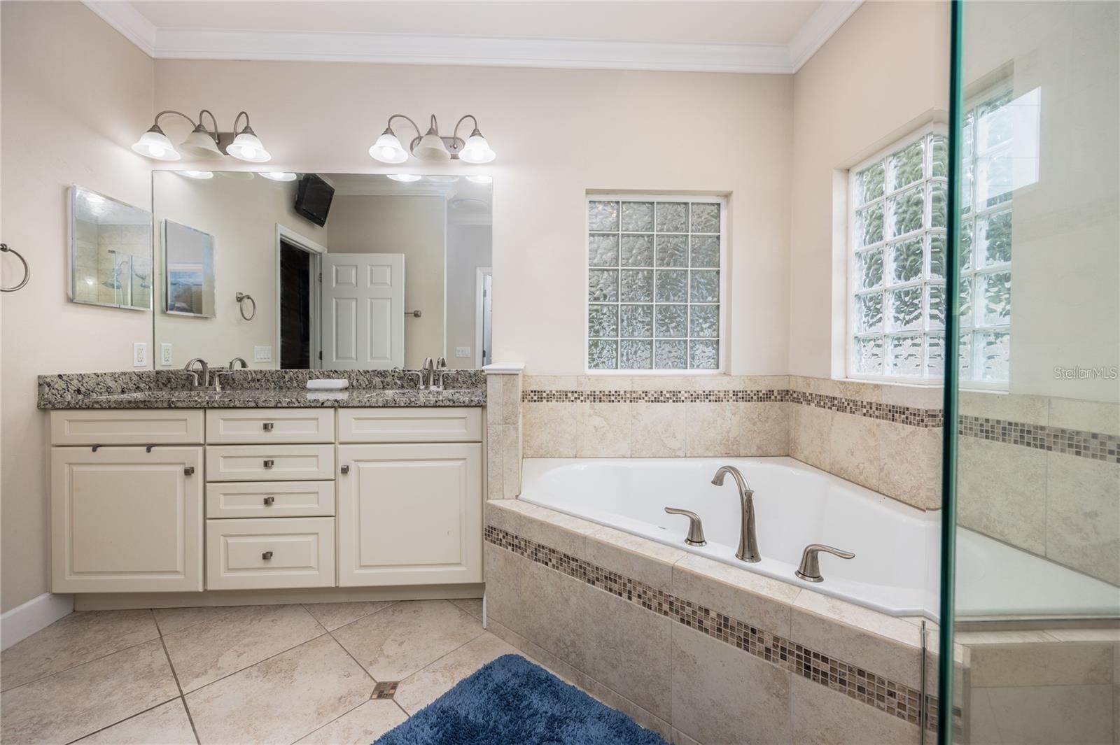 5504 NW 34TH ST