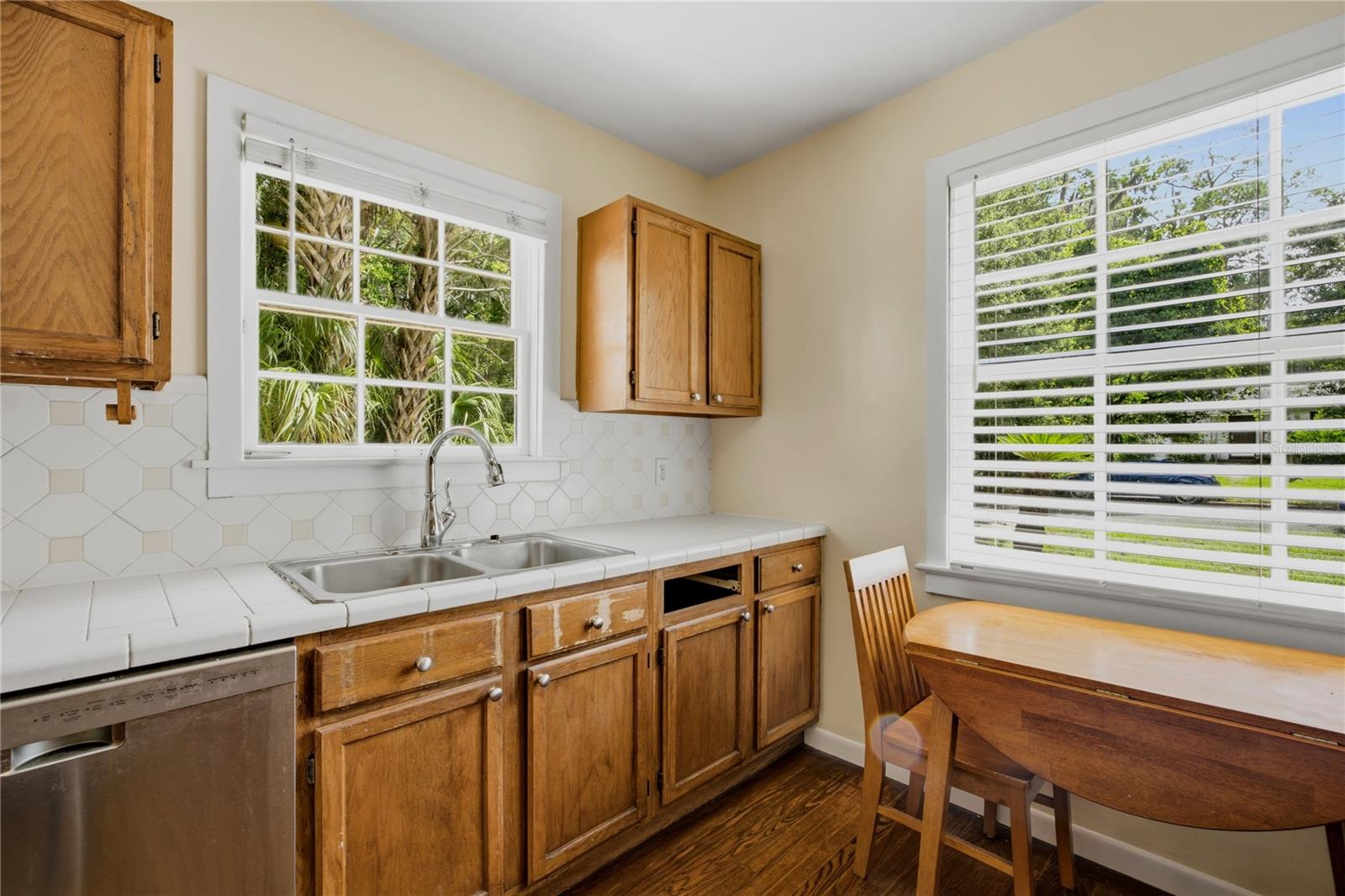 434 NW 25TH ST