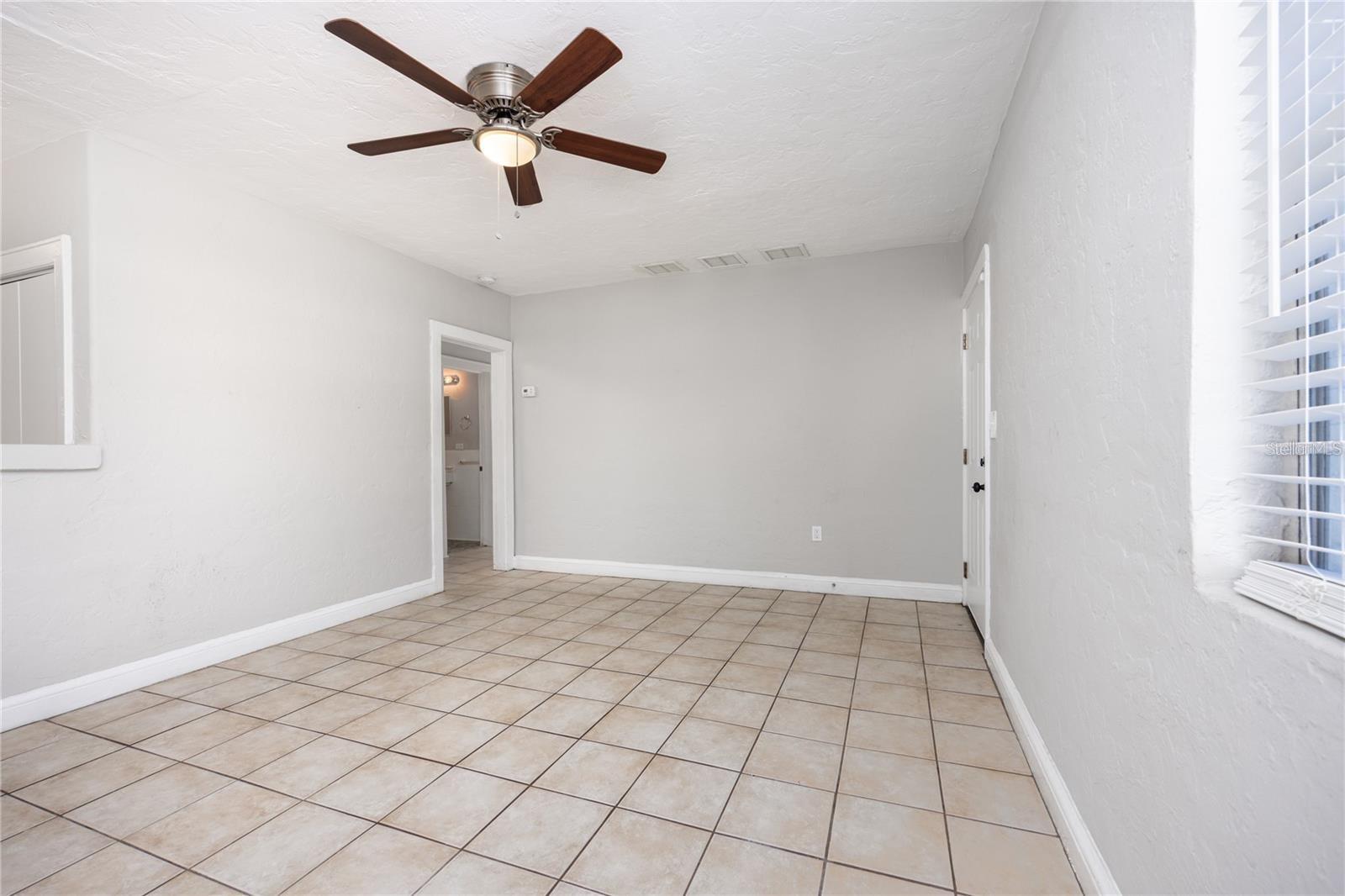 319 NW 16TH AVE