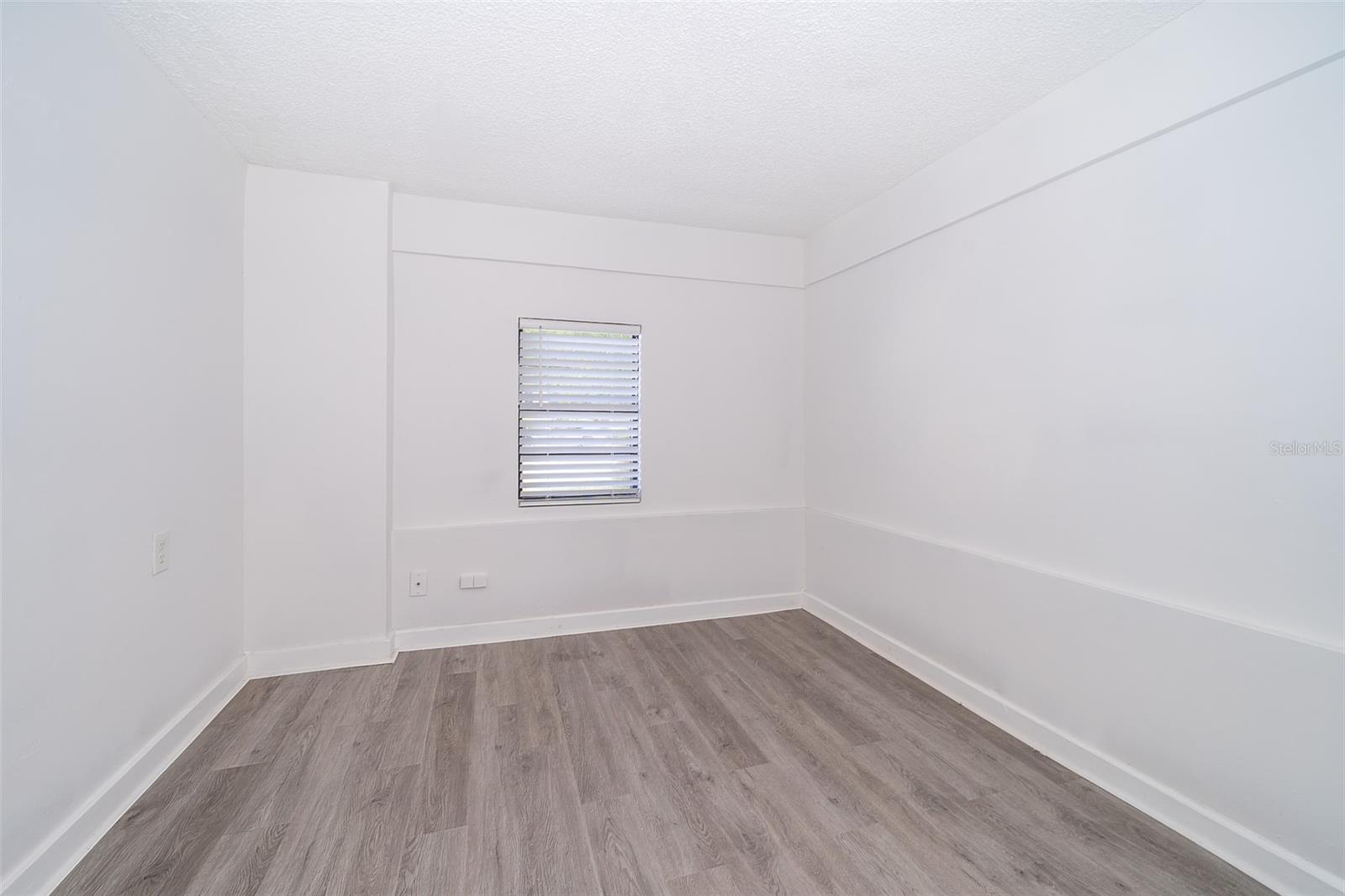 116 & 118 E MURIEL ST