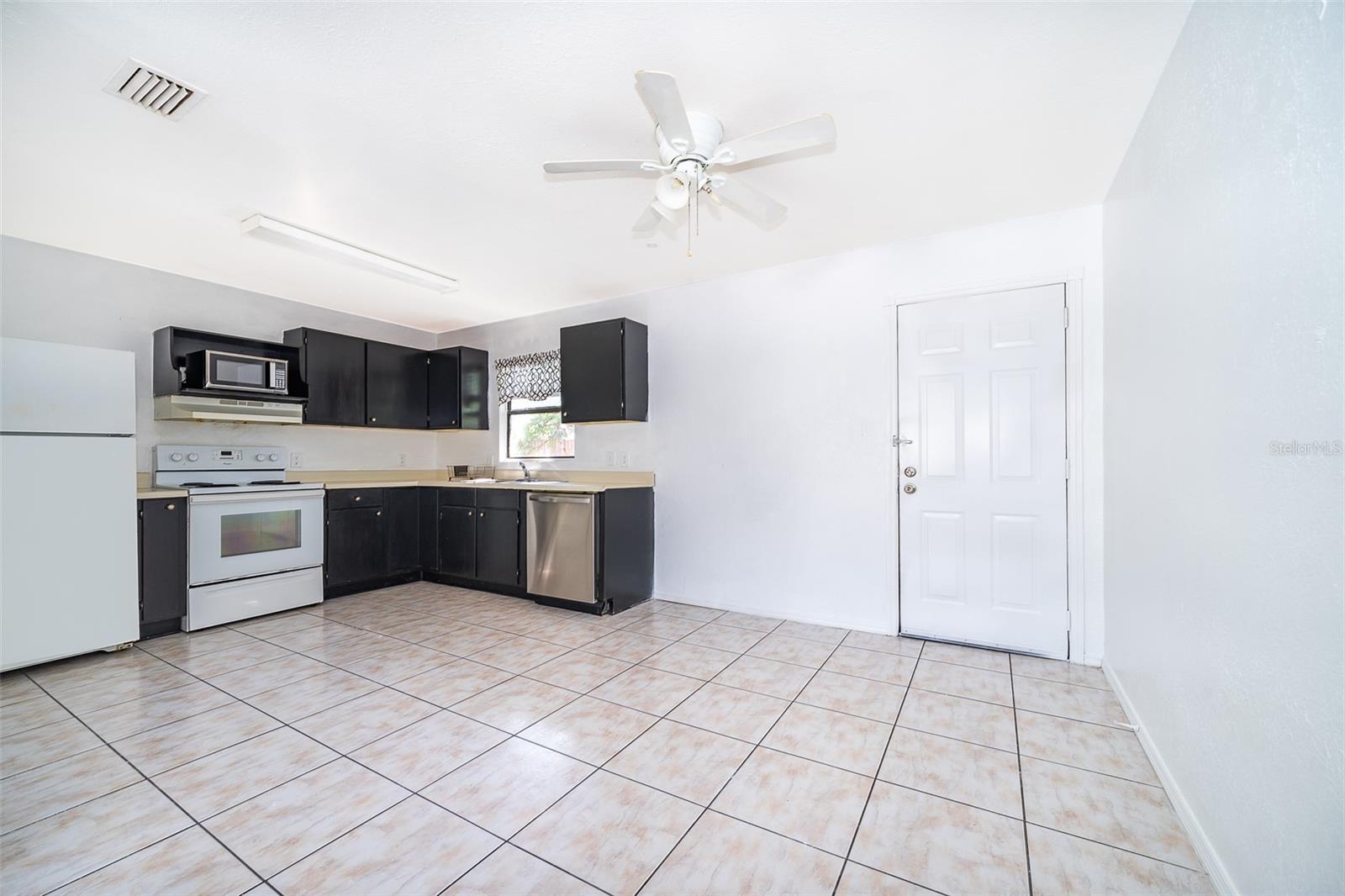 116 & 118 E MURIEL ST