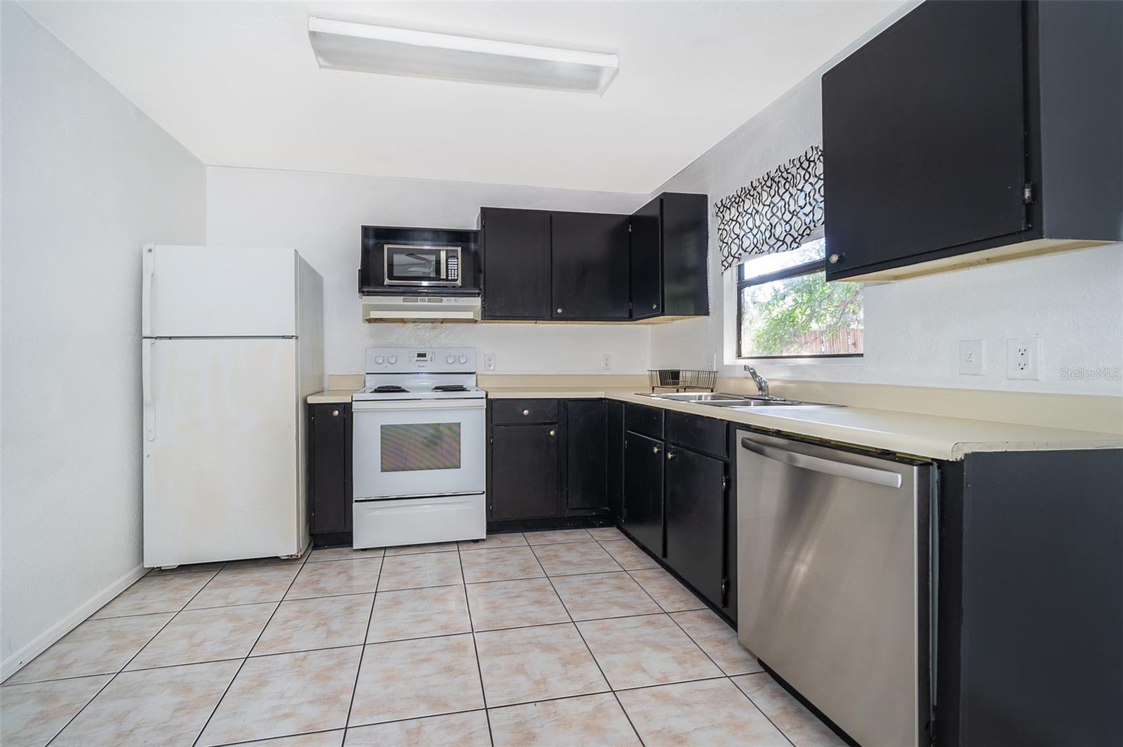 116 & 118 E MURIEL ST