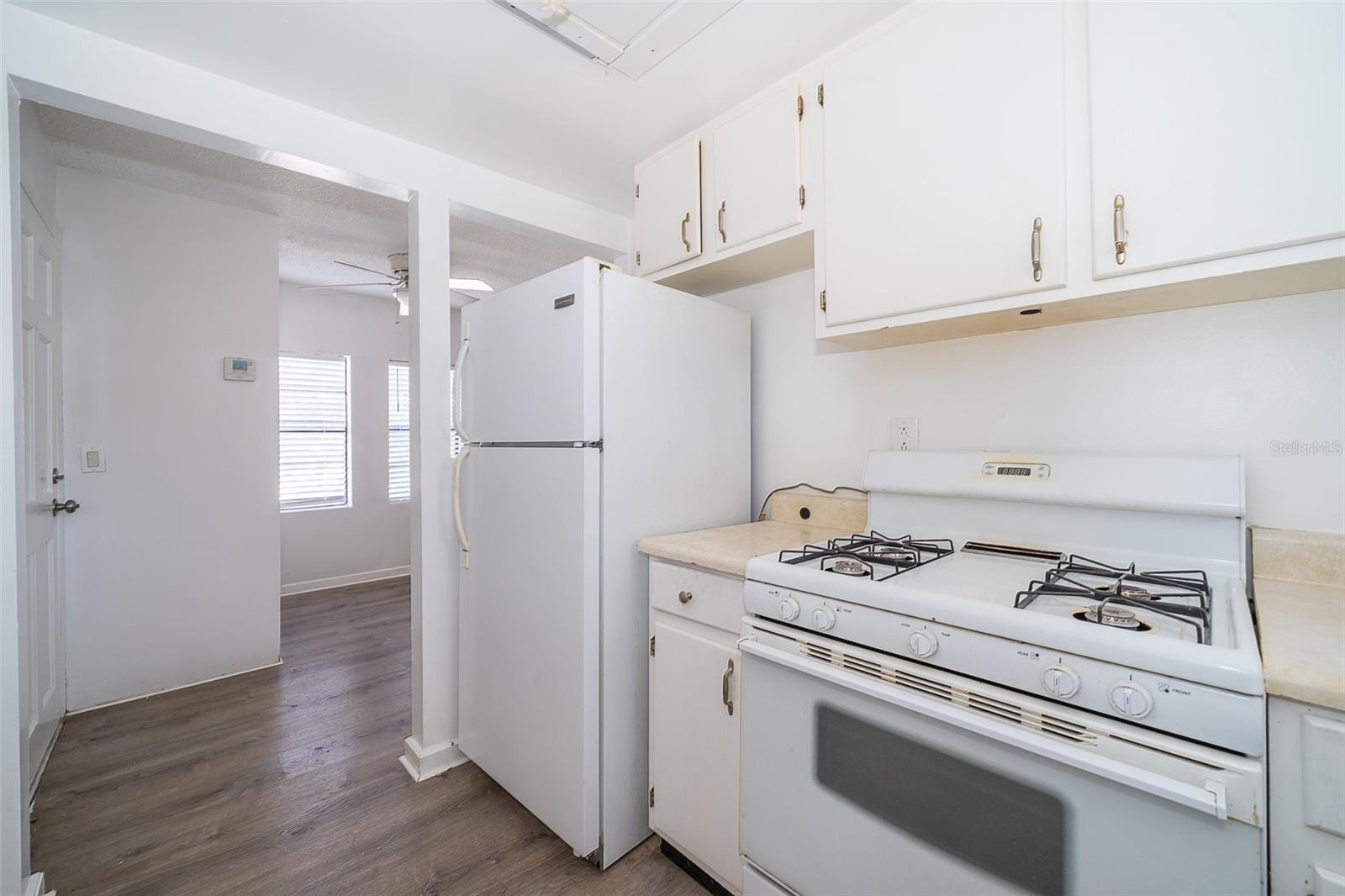 116 & 118 E MURIEL ST
