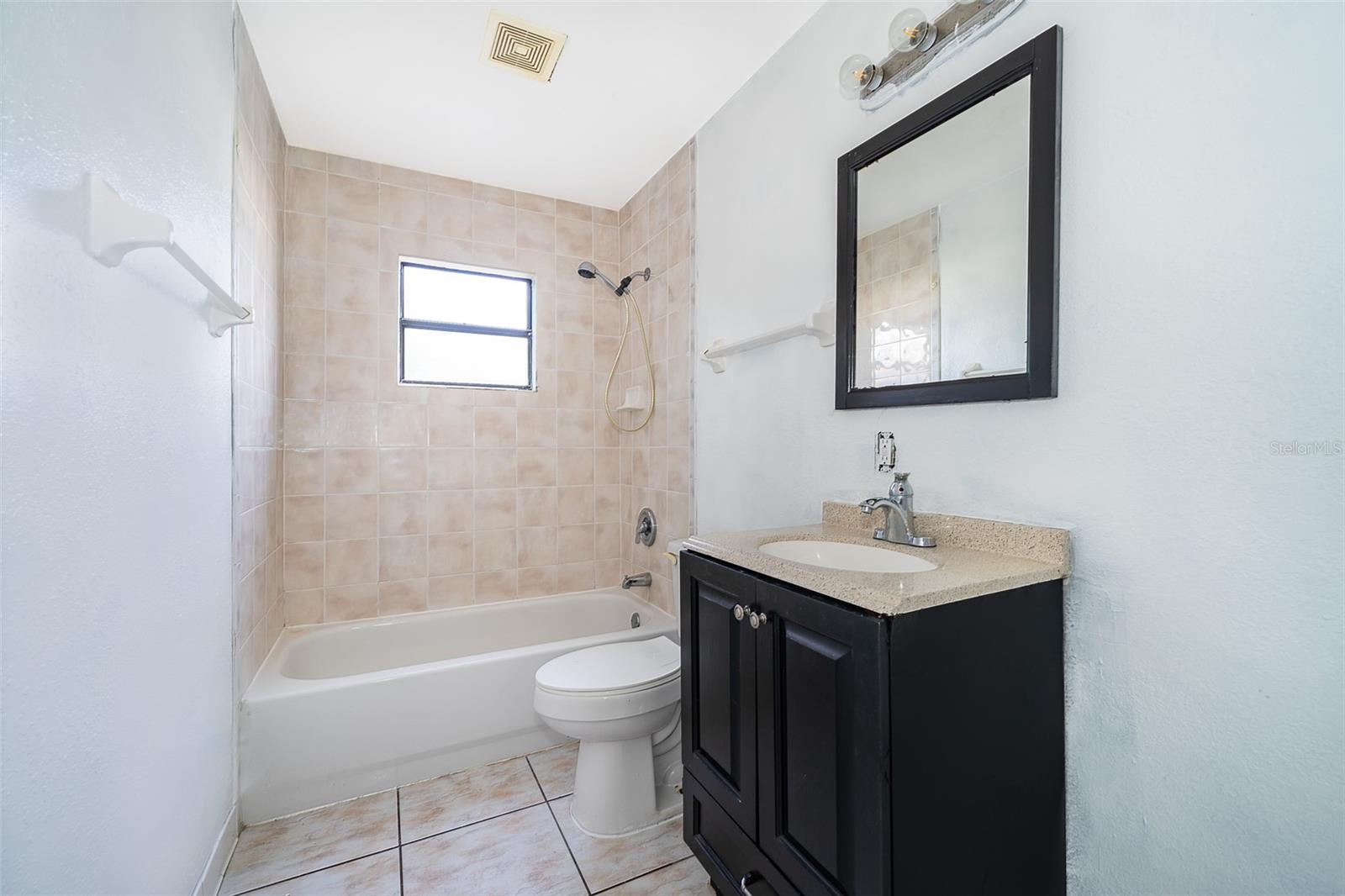 116 & 118 E MURIEL ST