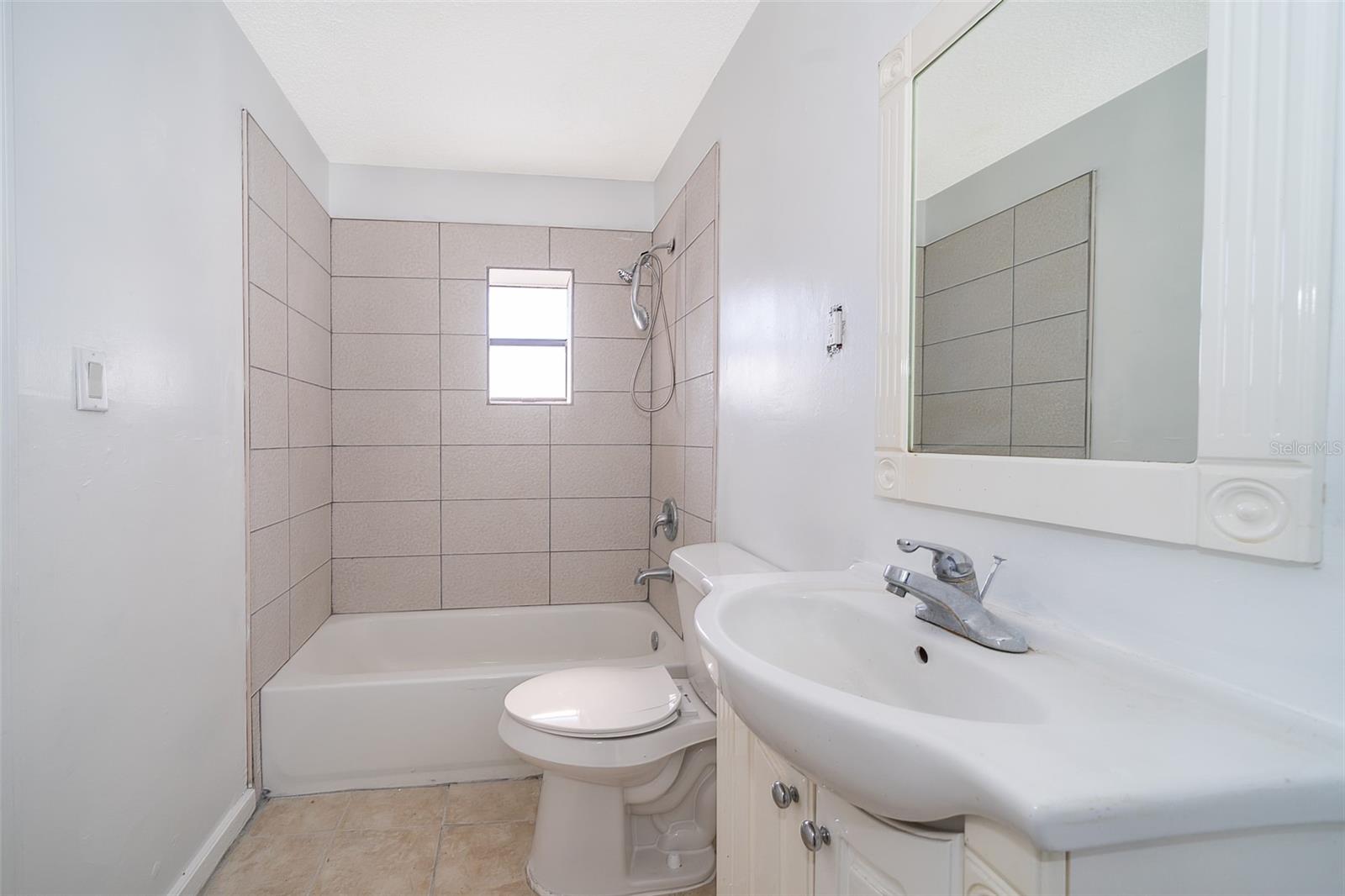 116 & 118 E MURIEL ST