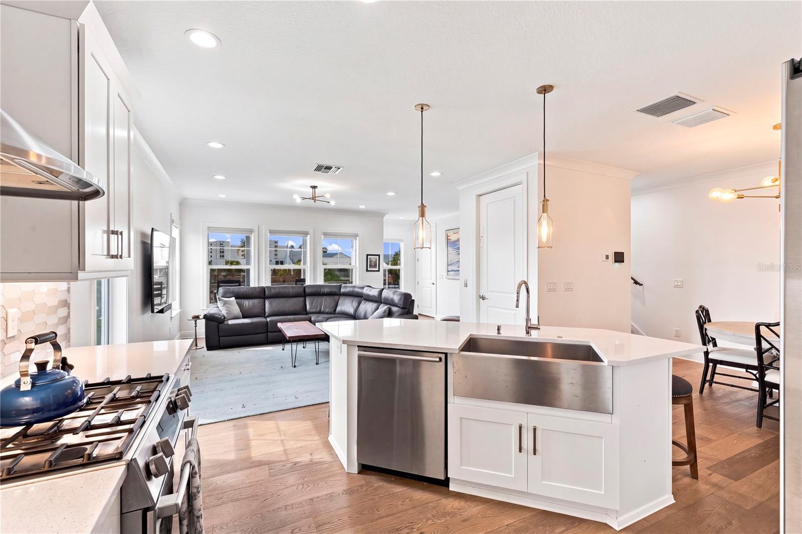 602 SEA CT