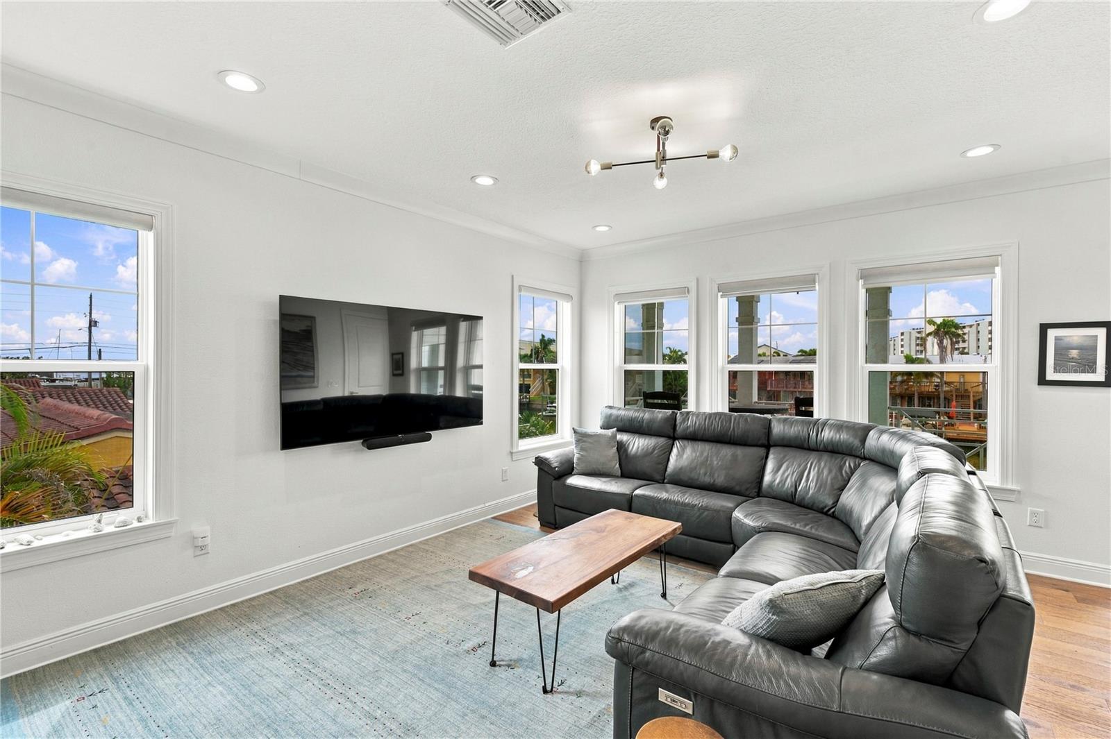 602 SEA CT