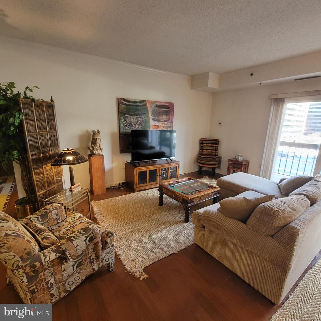 1211 S EADS ST #406