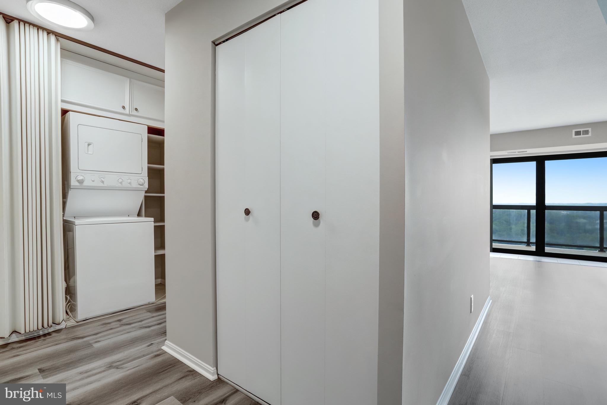 307 Yoakum Pkwy #1802