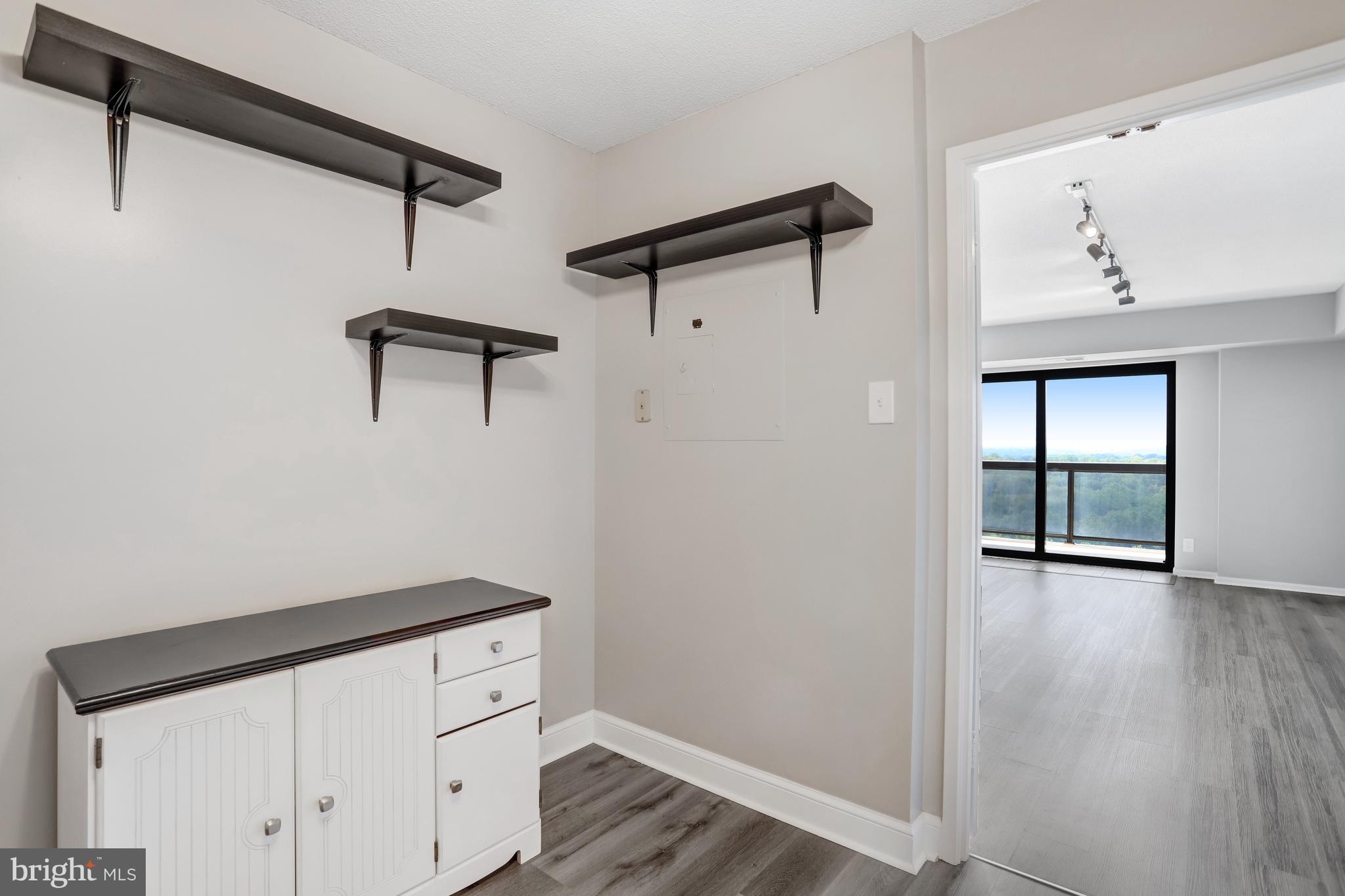 307 Yoakum Pkwy #1802