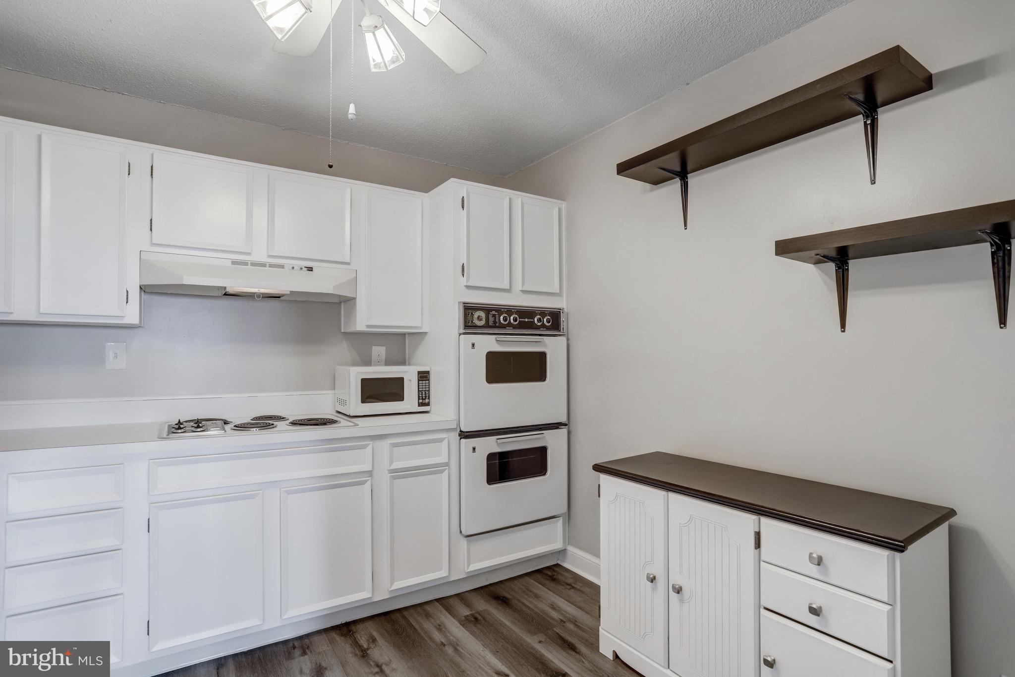 307 Yoakum Pkwy #1802