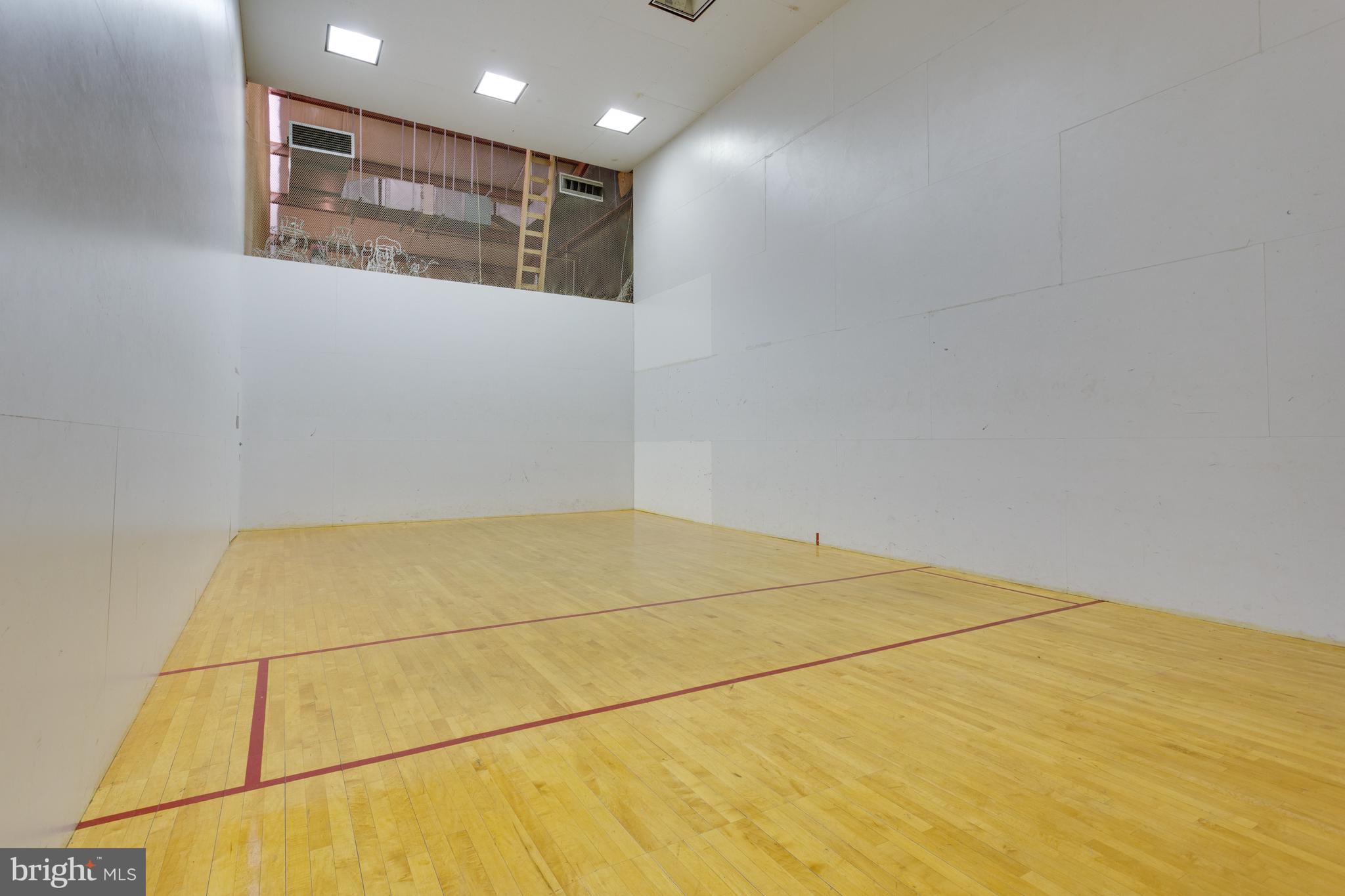 307 Yoakum Pkwy #1802