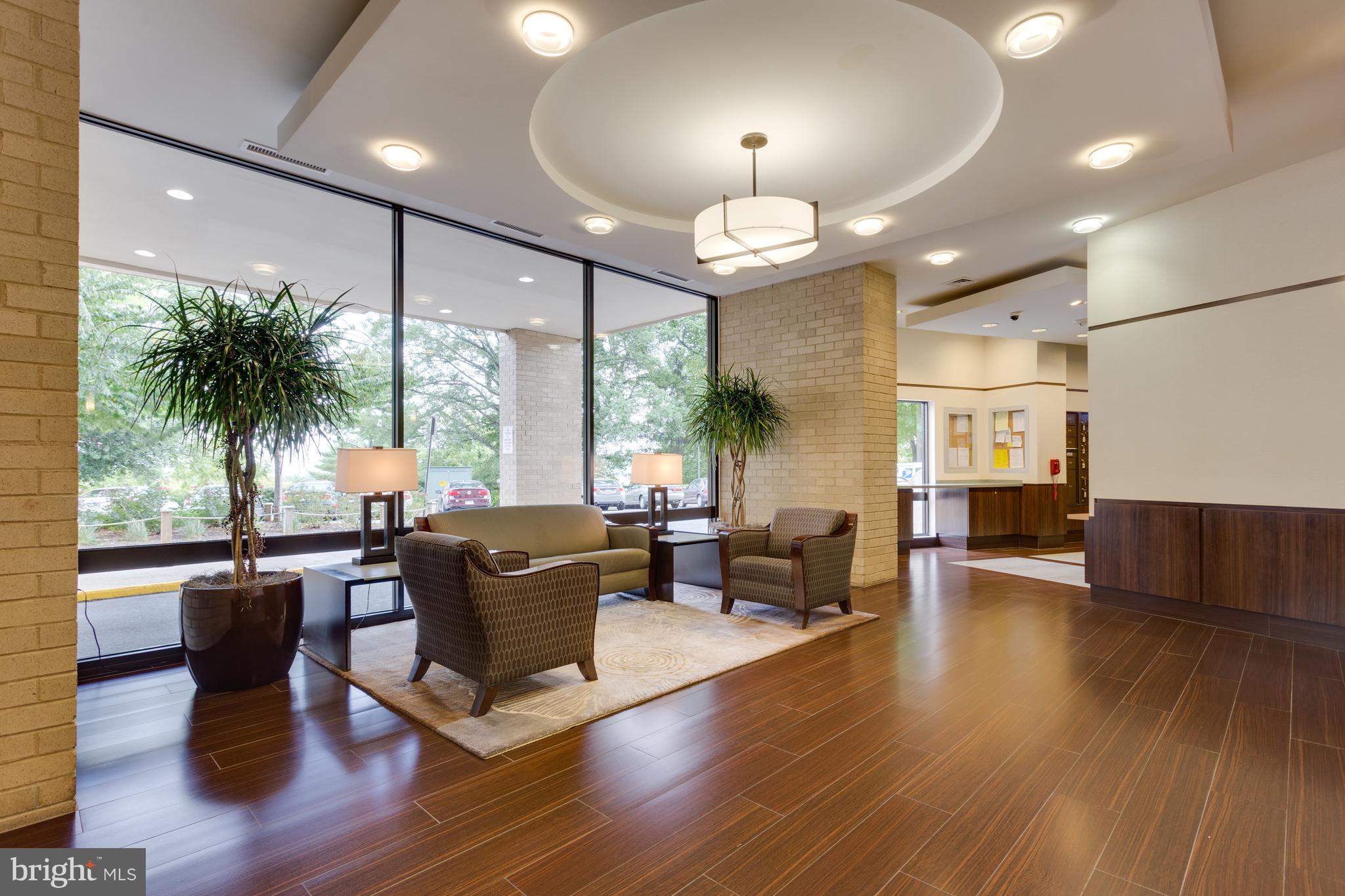 307 Yoakum Pkwy #1802