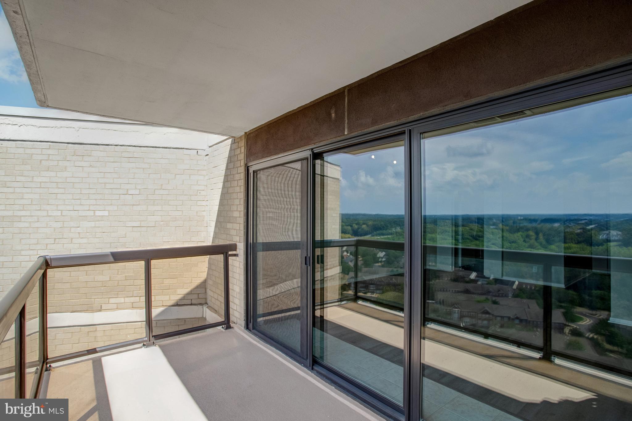 307 Yoakum Pkwy #1802