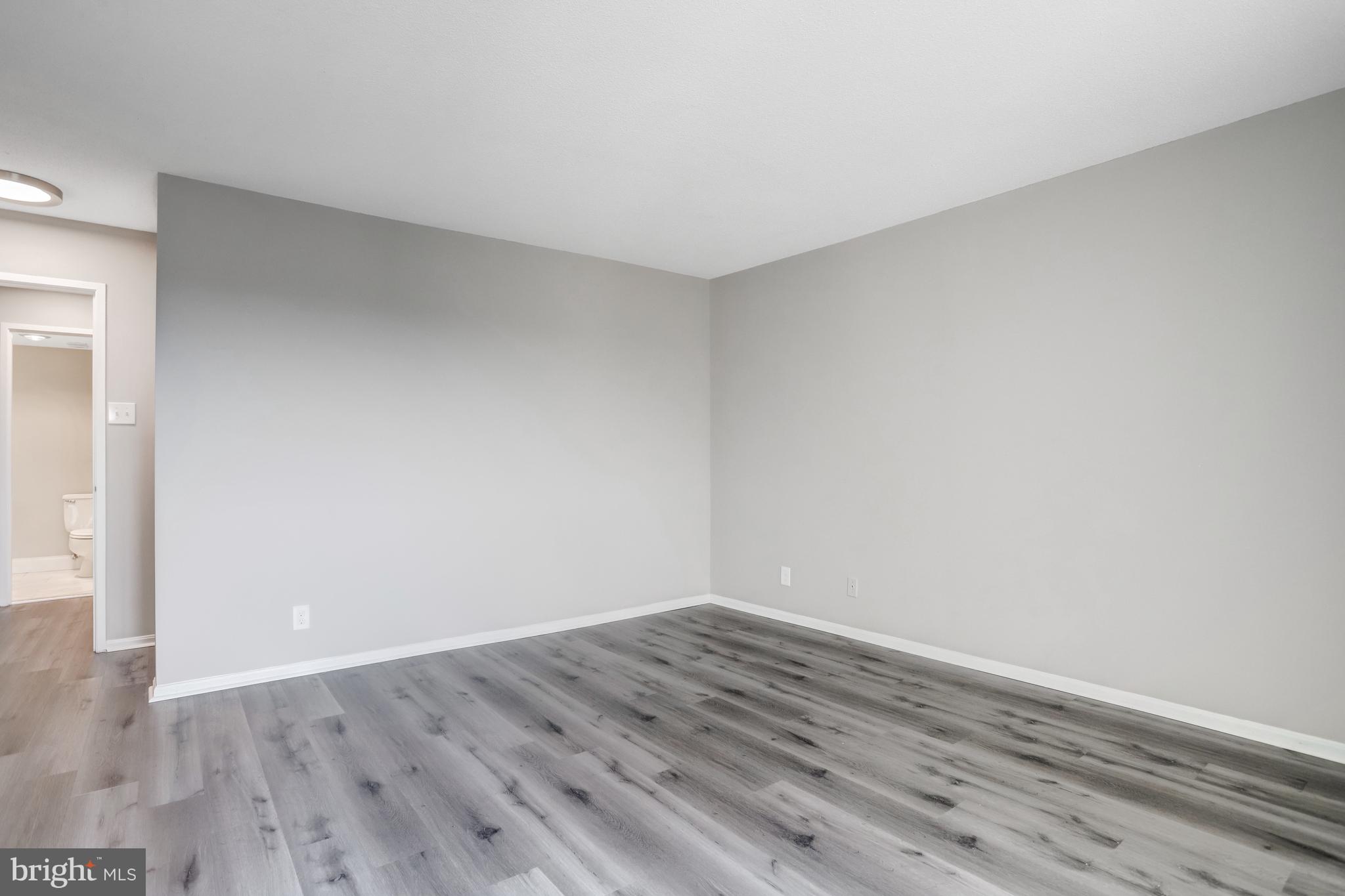 307 Yoakum Pkwy #1802