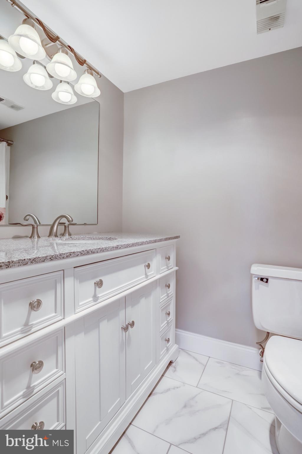 307 Yoakum Pkwy #1802