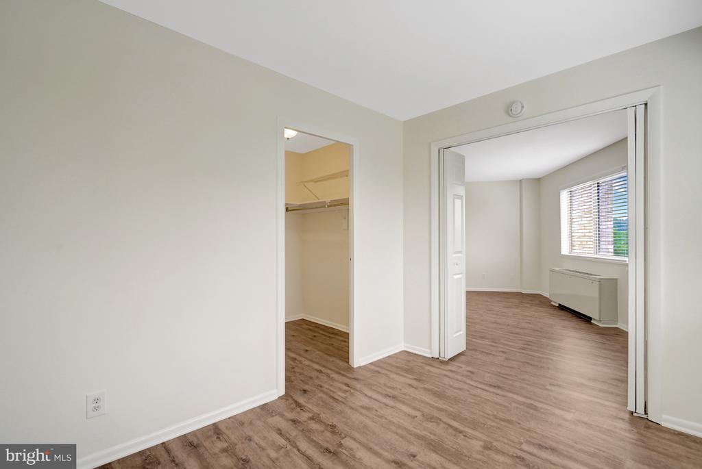 5340 HOLMES RUN PARKWAY Unit: 516