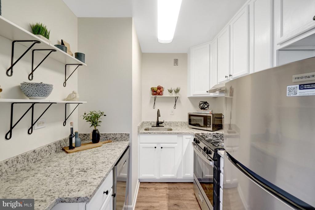 5340 HOLMES RUN PARKWAY Unit: 516