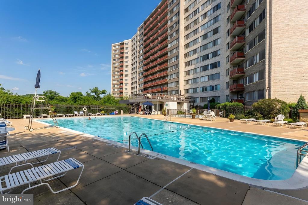 5340 HOLMES RUN PARKWAY Unit: 516