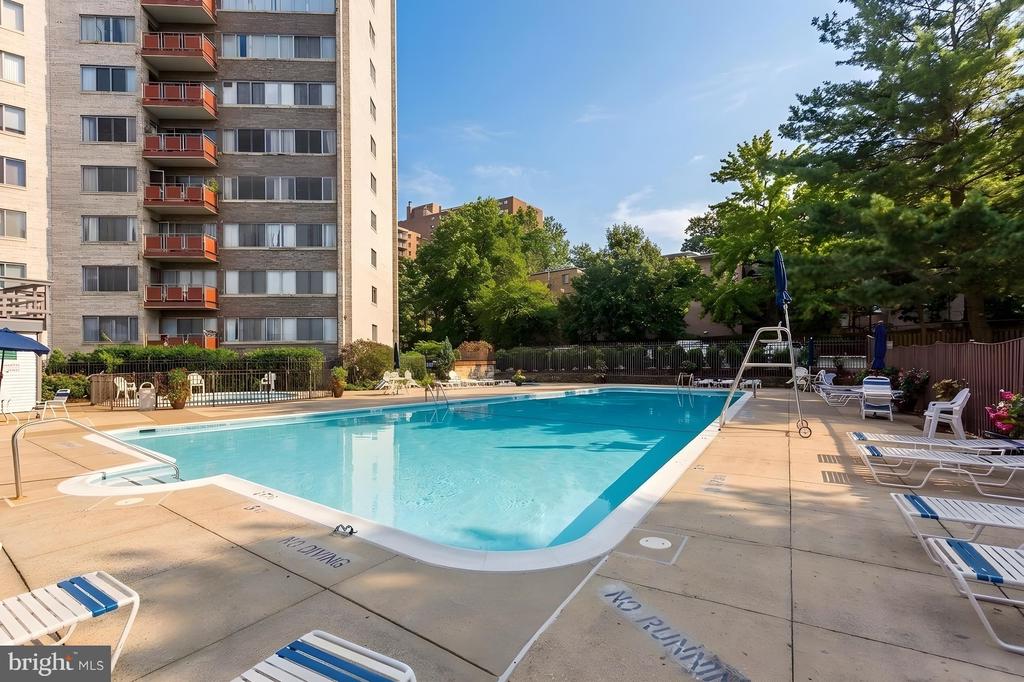 5340 HOLMES RUN PARKWAY Unit: 516