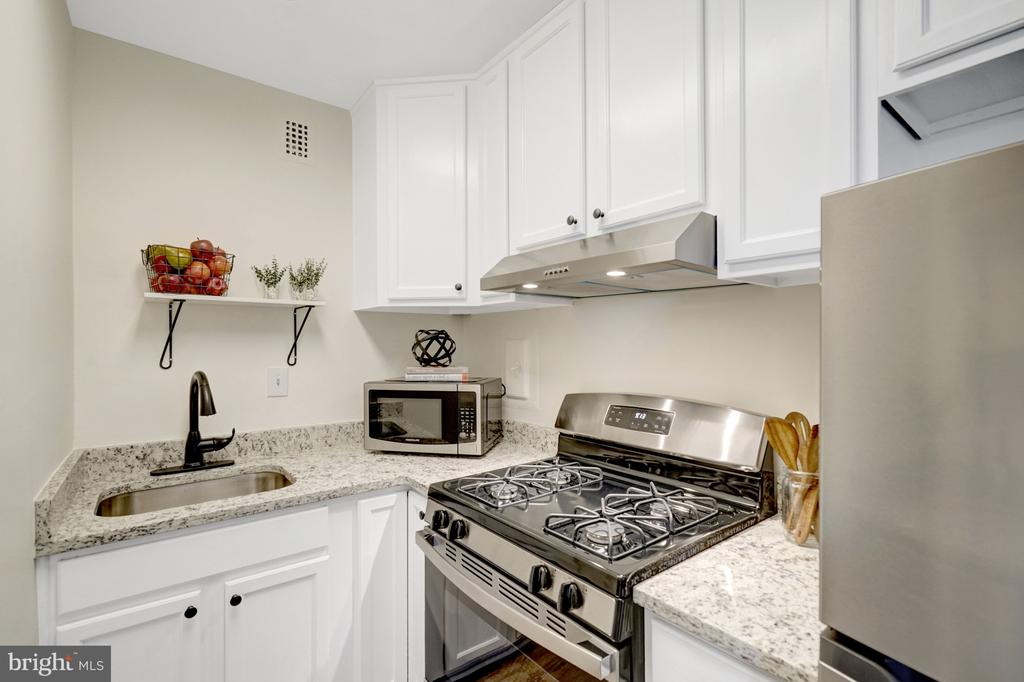 5340 HOLMES RUN PARKWAY Unit: 516