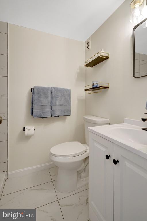 5340 HOLMES RUN PARKWAY Unit: 516