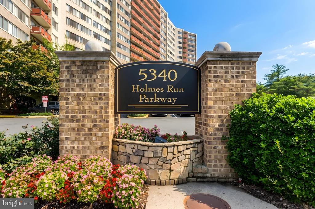 5340 HOLMES RUN PARKWAY Unit: 516