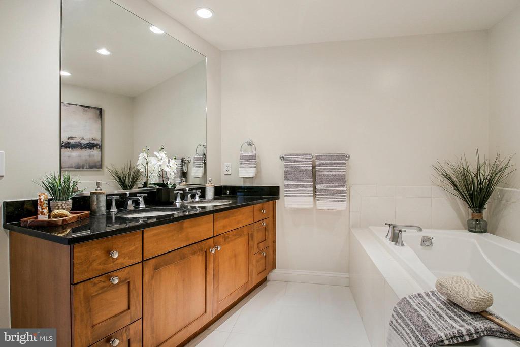 513 W Broad St #417