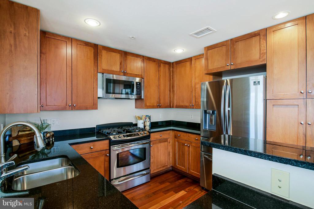 513 W Broad St #417