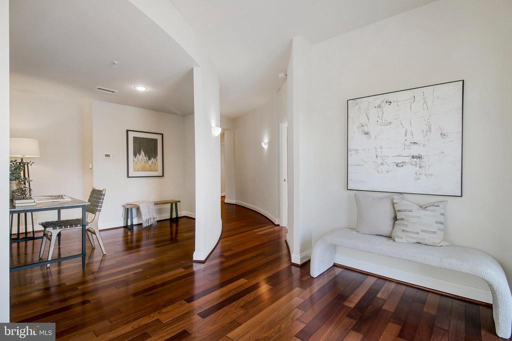 513 W Broad St #417