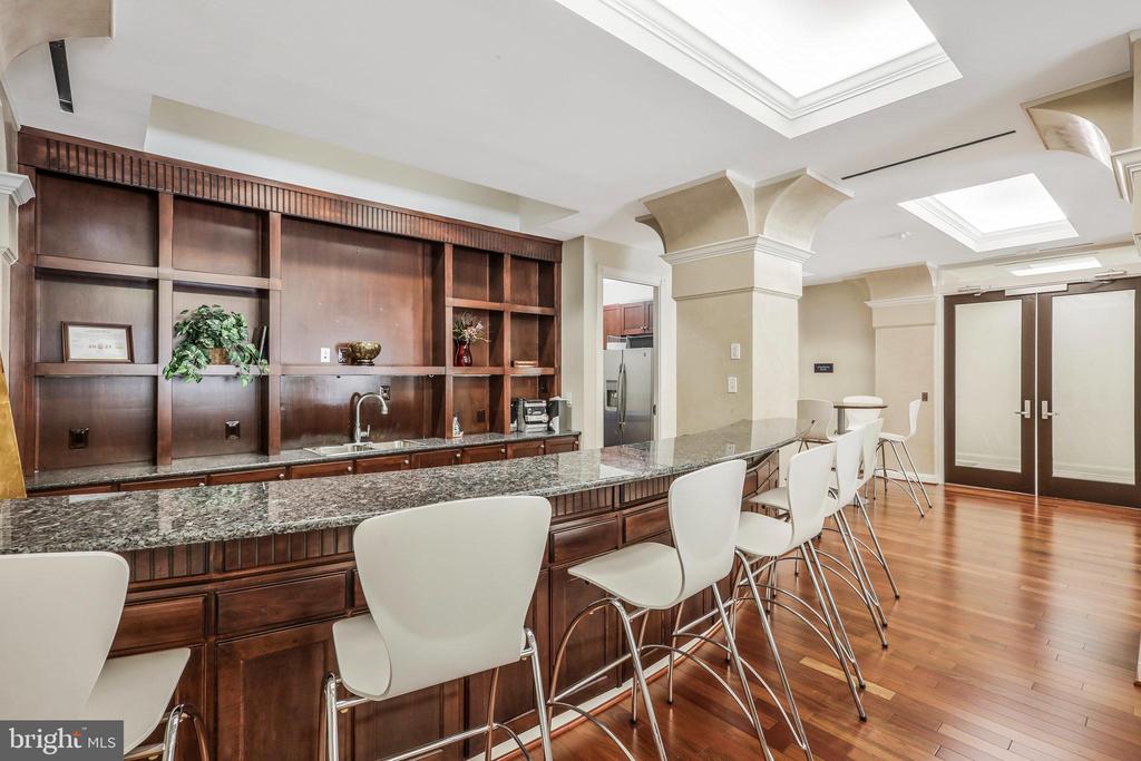 513 W Broad St #417