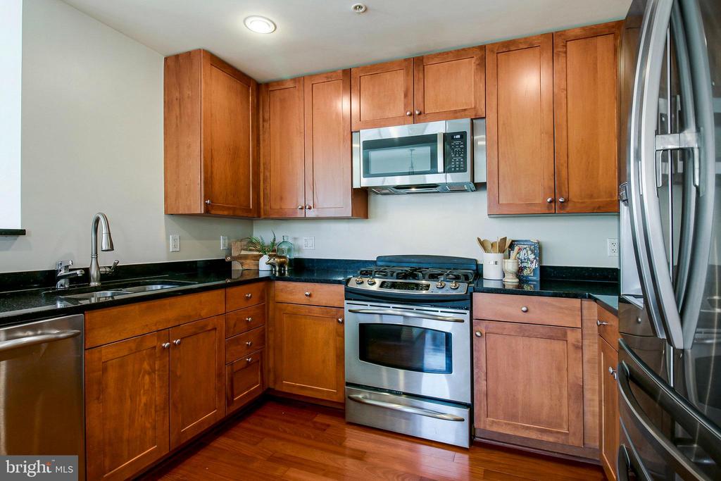 513 W Broad St #417