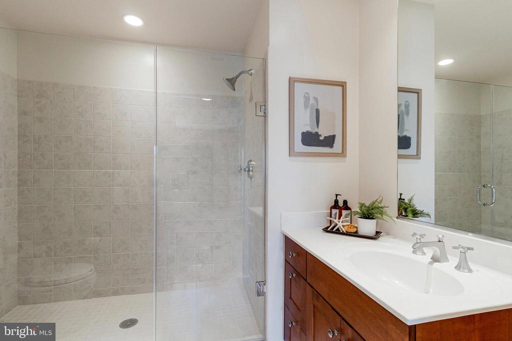 513 W Broad St #417