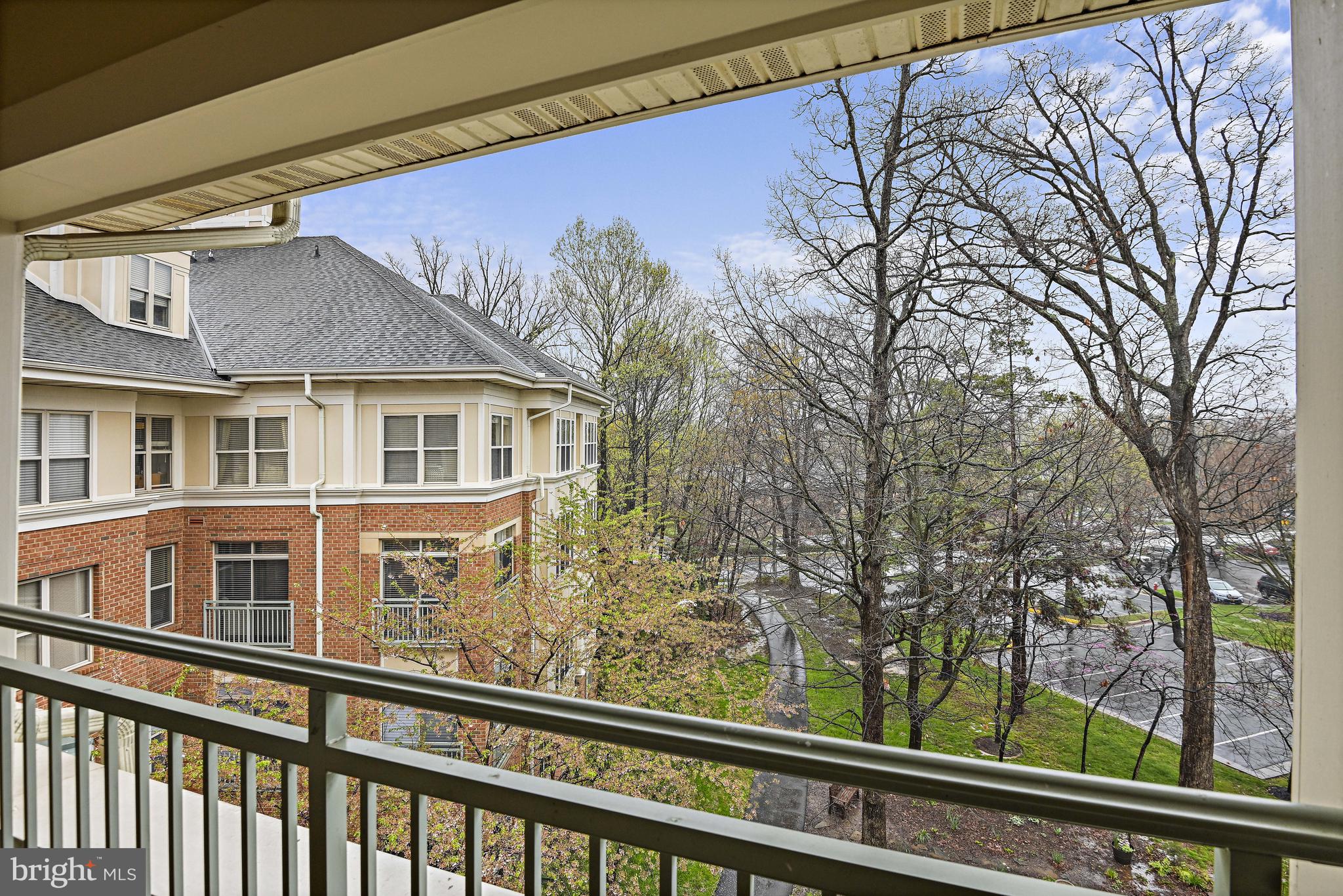 1851 Stratford Park Pl #408