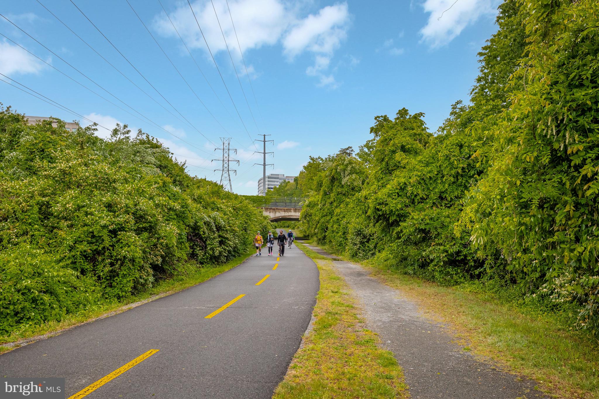 1851 Stratford Park Pl #408