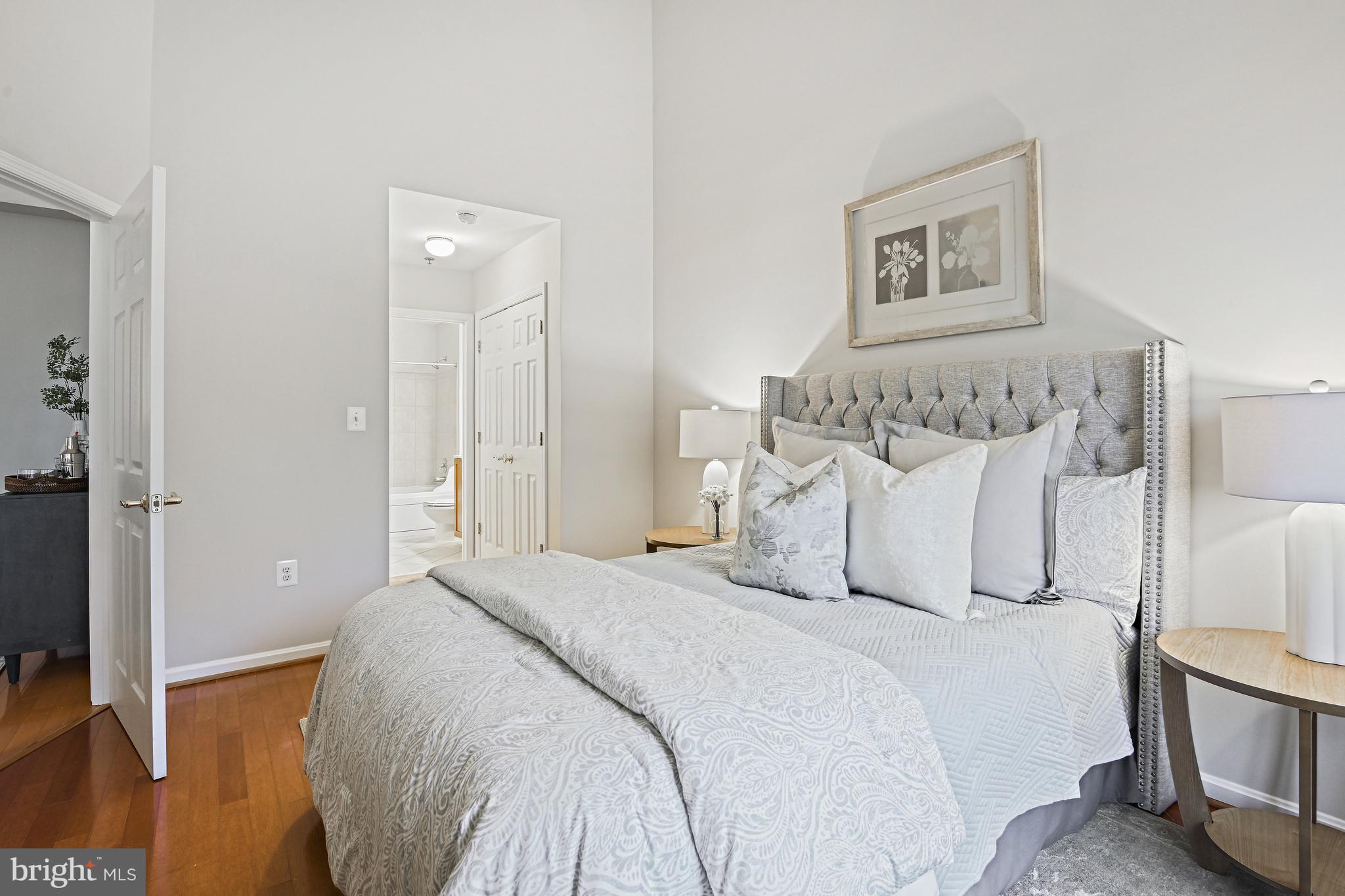 1851 Stratford Park Pl #408