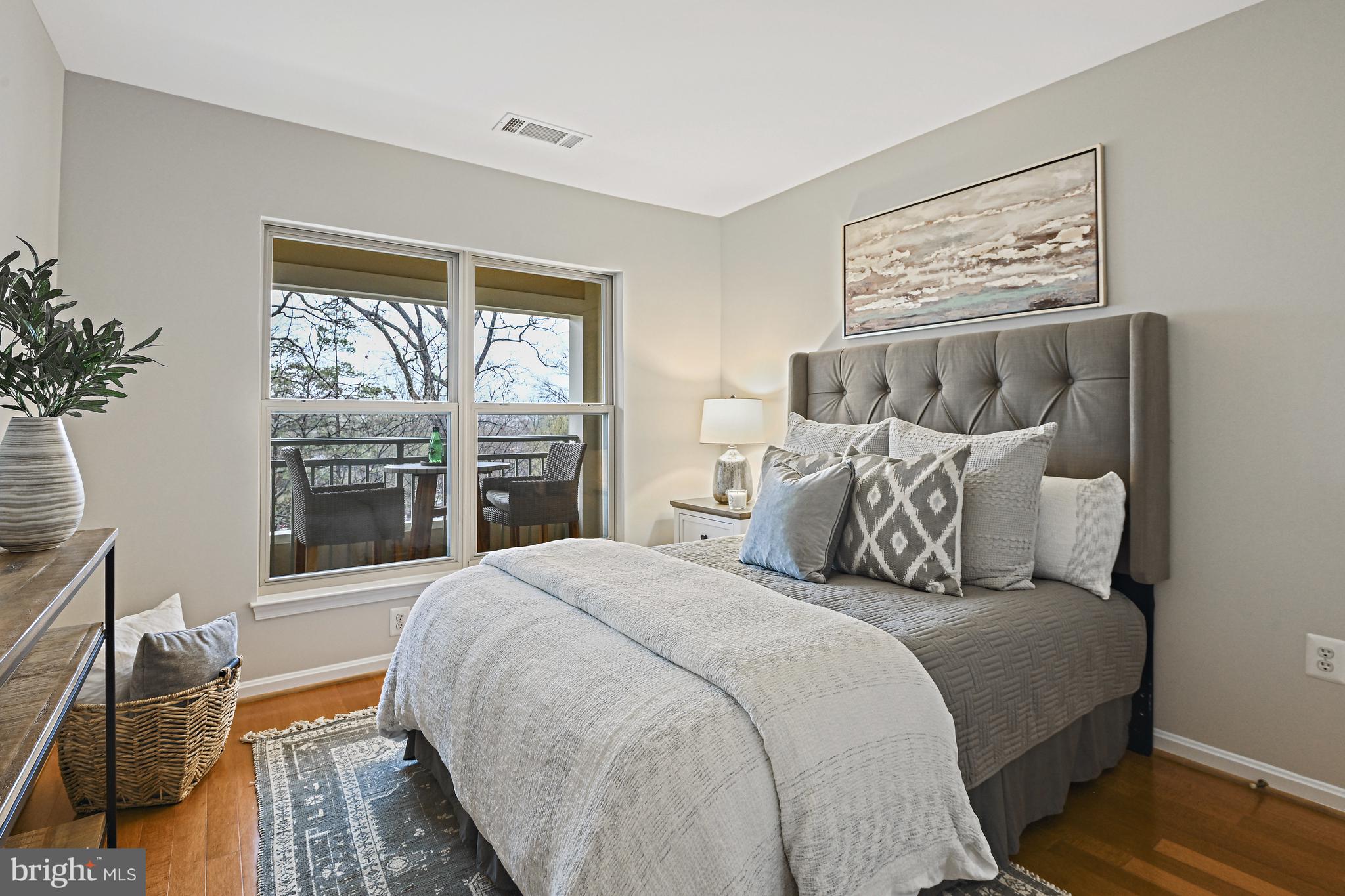 1851 Stratford Park Pl #408