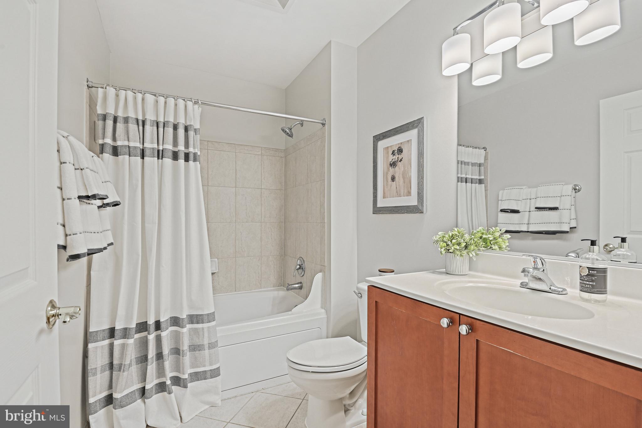 1851 Stratford Park Pl #408