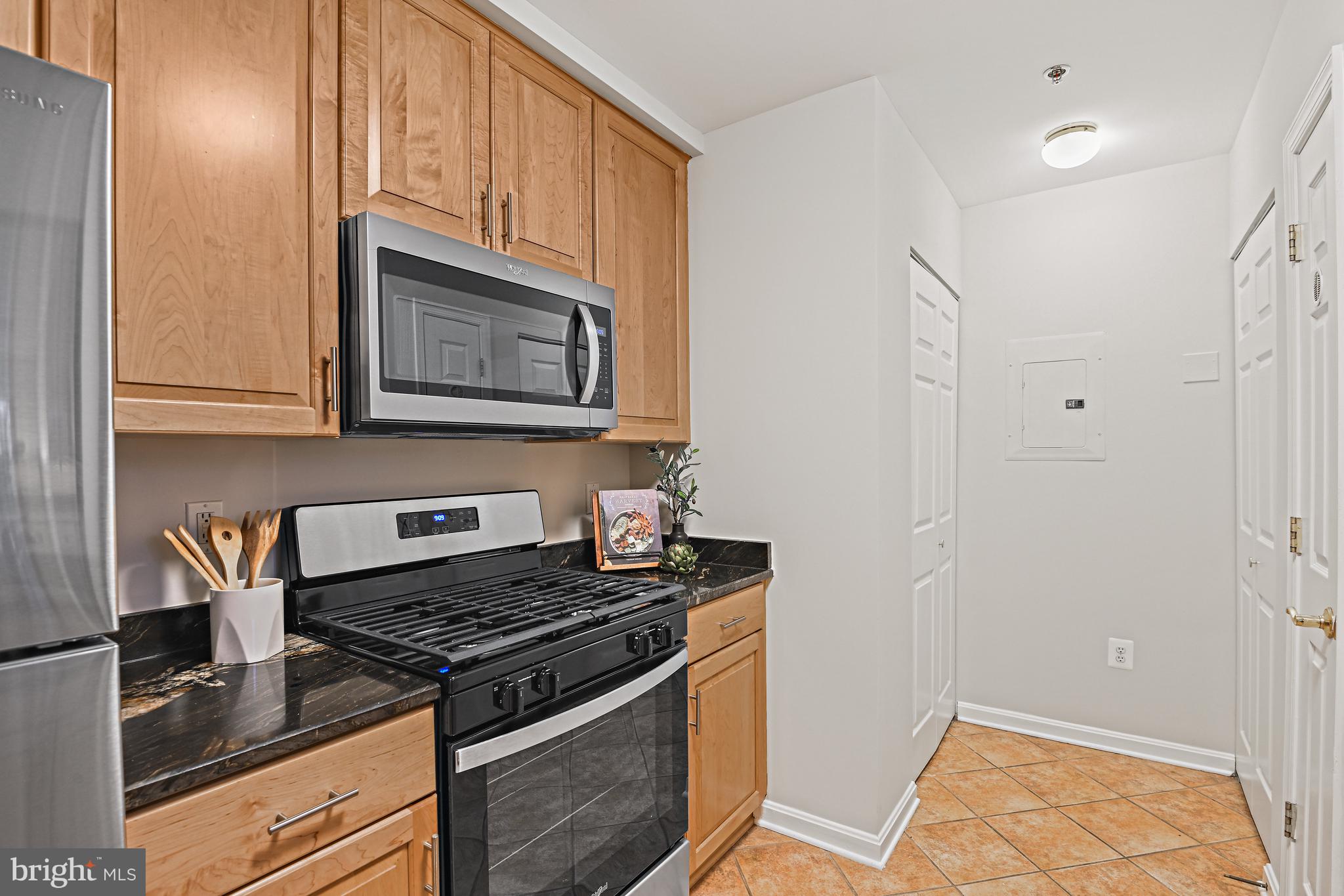 1851 Stratford Park Pl #408